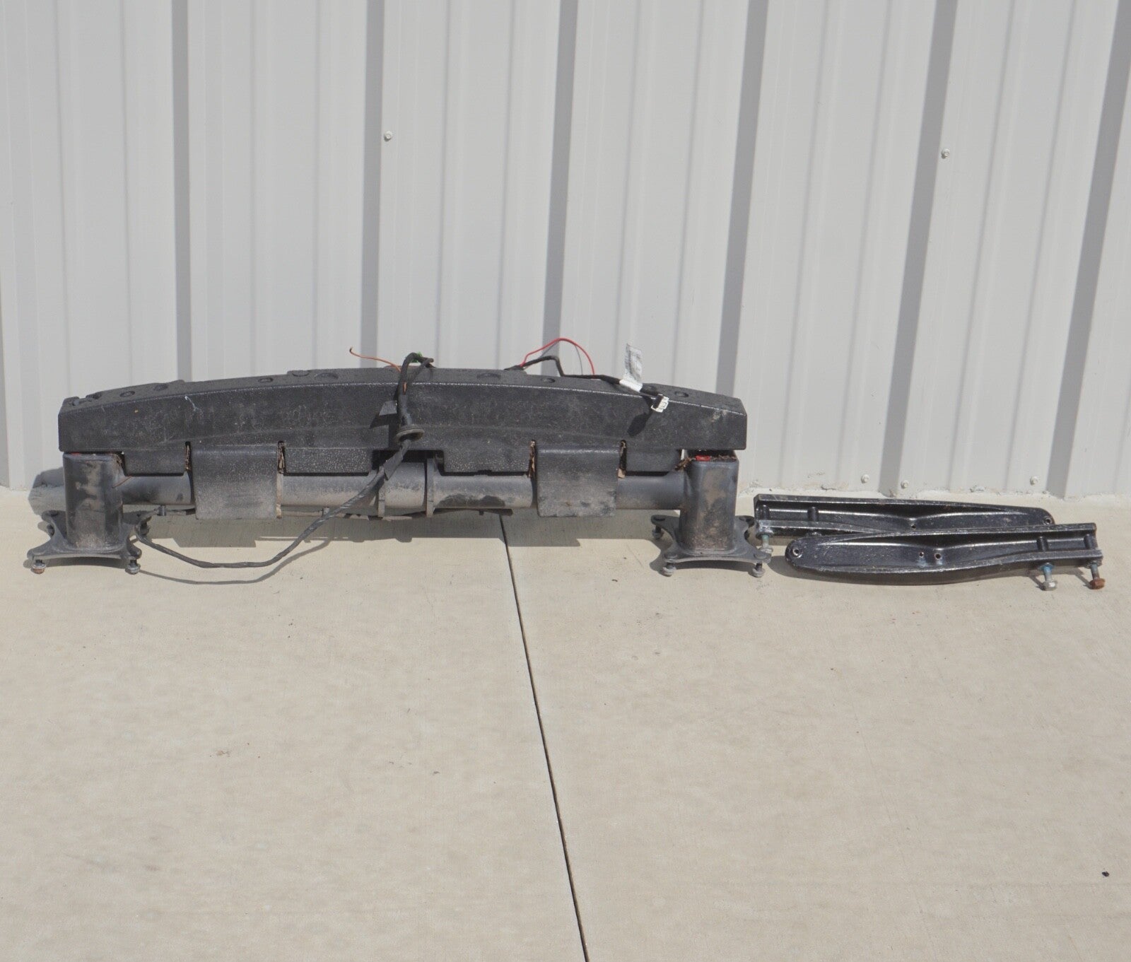 REAR BUMPER TOW TOWING HOOK TRAILER HITCH MERCEDES W164 X164 ML350 GL450 OEM