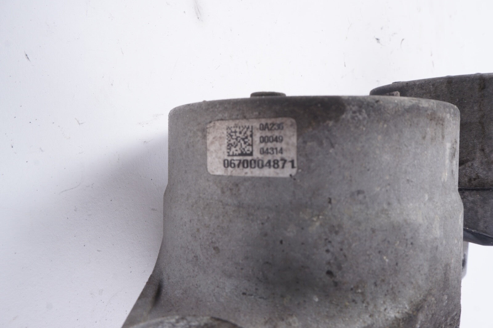 2014-2020 MASERATI GHIBLI S 3.0L V6 LEFT RIGHT FRONT ENGINE MOUNT BRACKET OEM