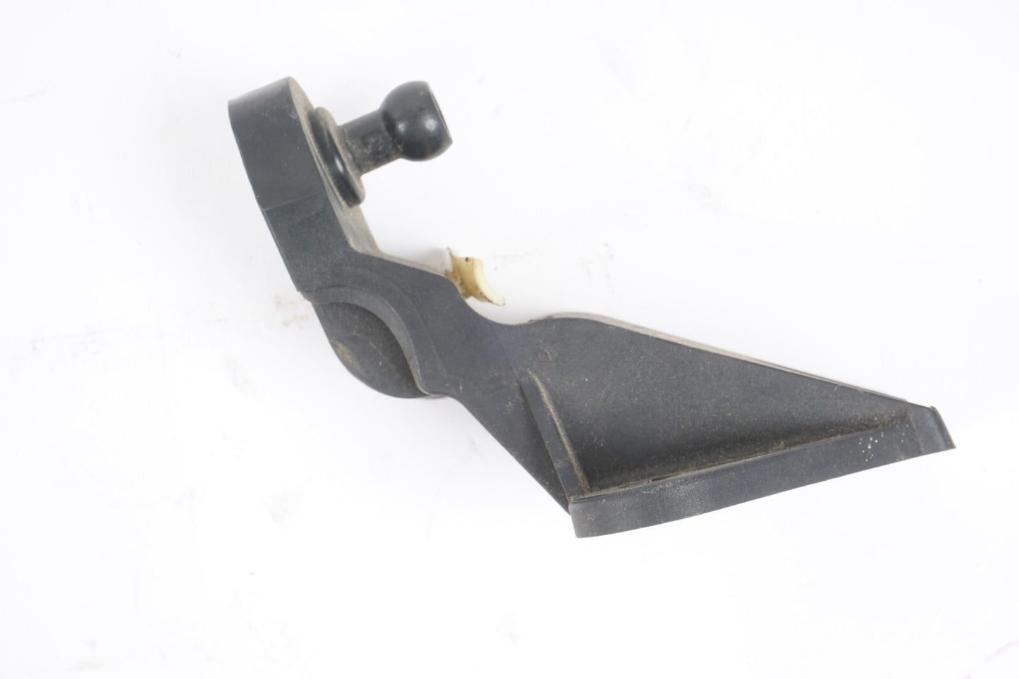 11-17 AUDI A8L A8 Right Engine Air Intake Bracket 4H0133570A OEM