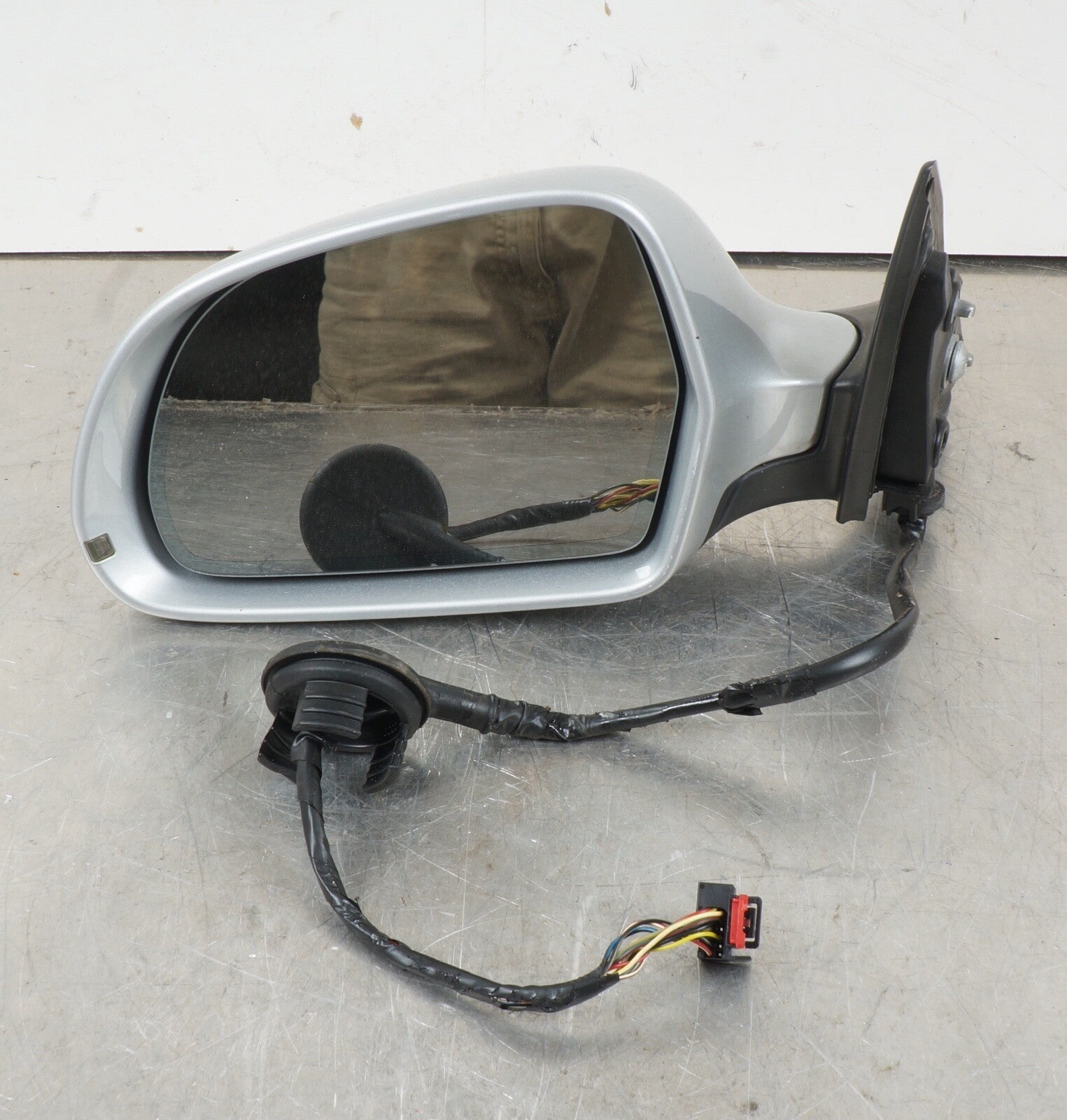 2009-2011 Audi A6 Driver Left Side View Power Door Mirror Light Grey