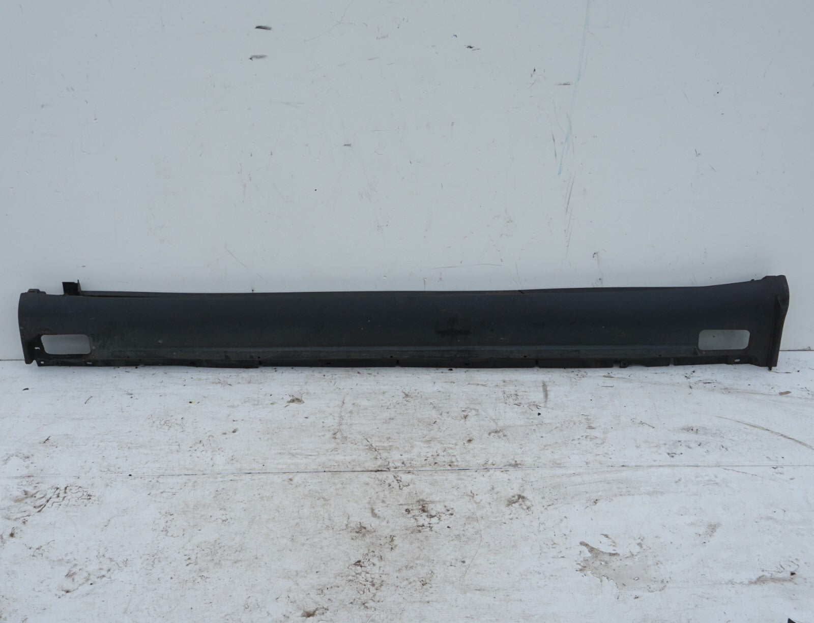 11-18 Porsche Cayenne 958 Left Side Skirt Molding Rocker Panel Cover  OEM