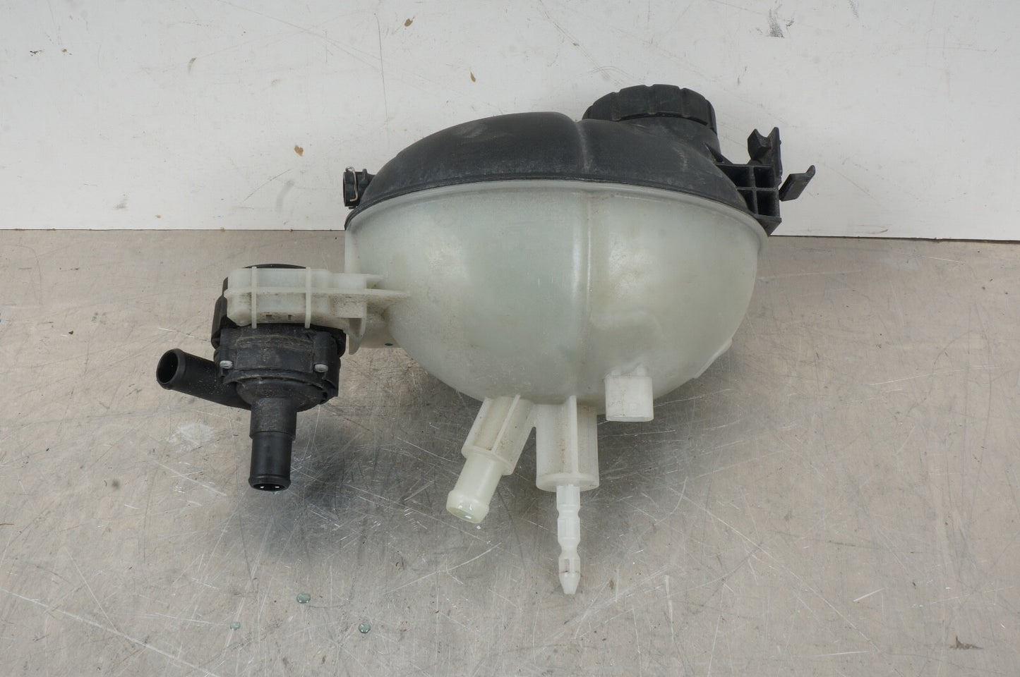 2008-2015 MERCEDES-BENZ W204 C250  COOLANT OVERFLOW EXPANSION RESERVOIR OEM 