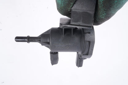 11-18 Mercedes W216 CL550 CLS550 S550 Fuel System Purge Valve 0014760532 OEM