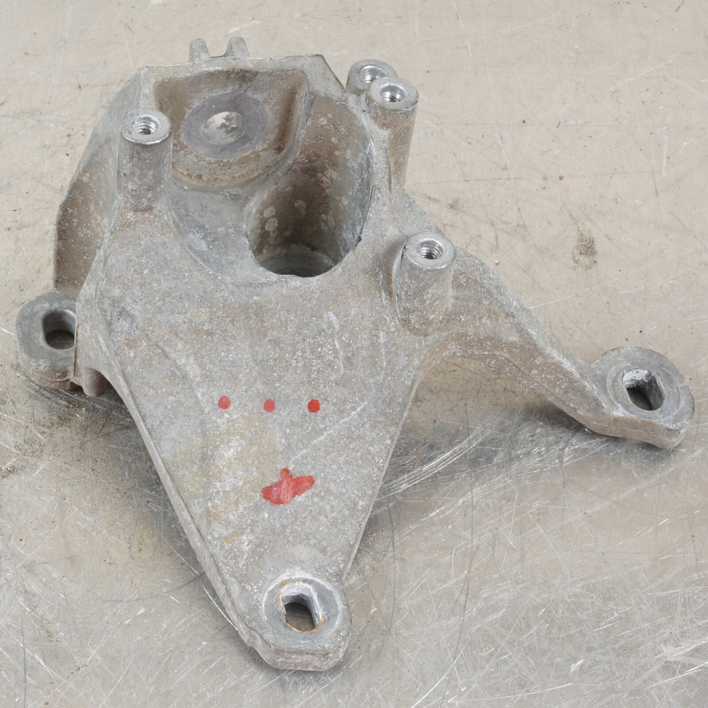 2011-2018 AUDI A8 QUATTRO - LEFT Transmission Mount Bracket 4H0399113E