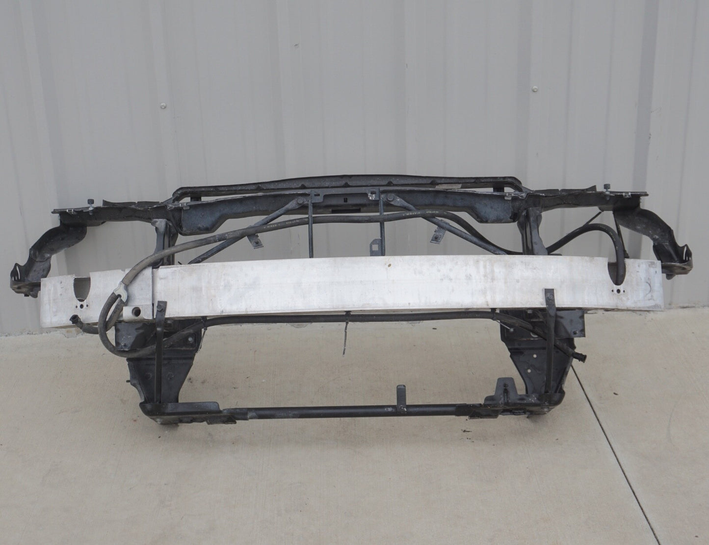 03 - 08 Mercedes SL500 SL550 Front Reinforcement Bar Upper Radiator Support Clip