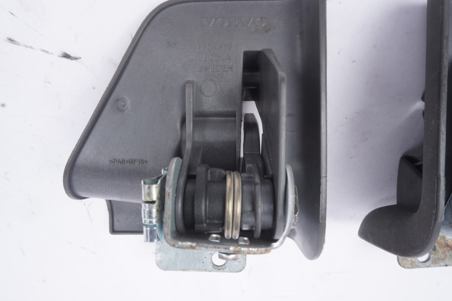 2006-2013 VOLVO C70 CONVERTIBLE REAR RIGHT & LEFT ROOF LOCK LATCH SET  OEM