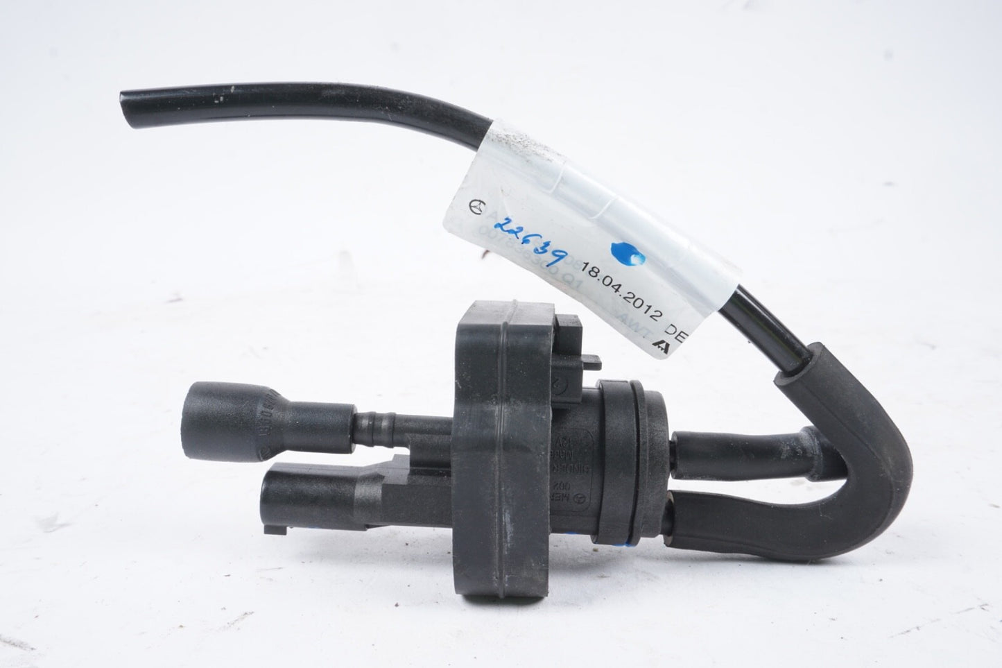 2012-2013 MERCEDES BENZ S550 W221 EGR AIR CHANGE OVER VALVE SOLENOID OEM