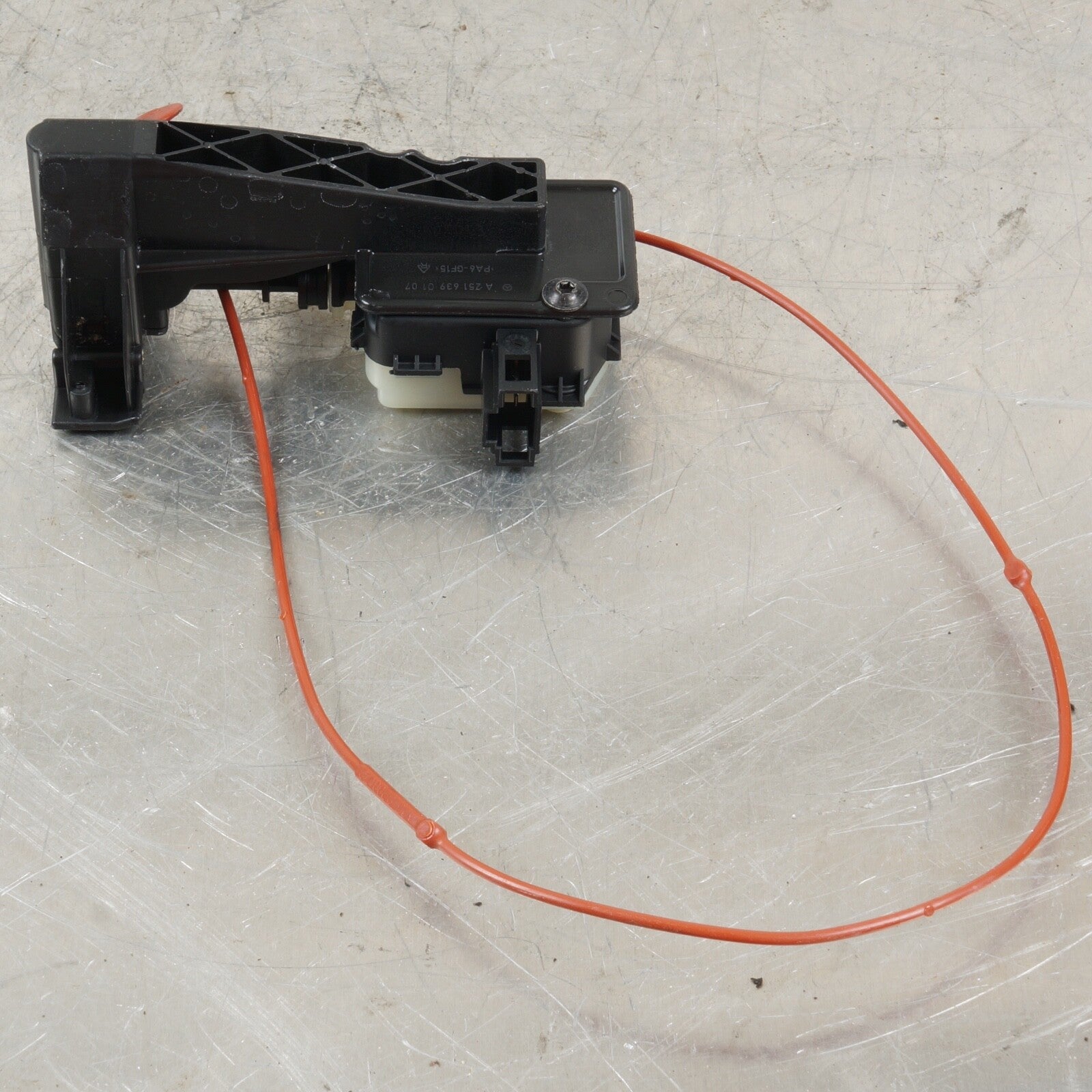 06-09 Mercedes Benz R ML GL S  W221 Fuel Flap Motor Actuator A2518200197 OEM