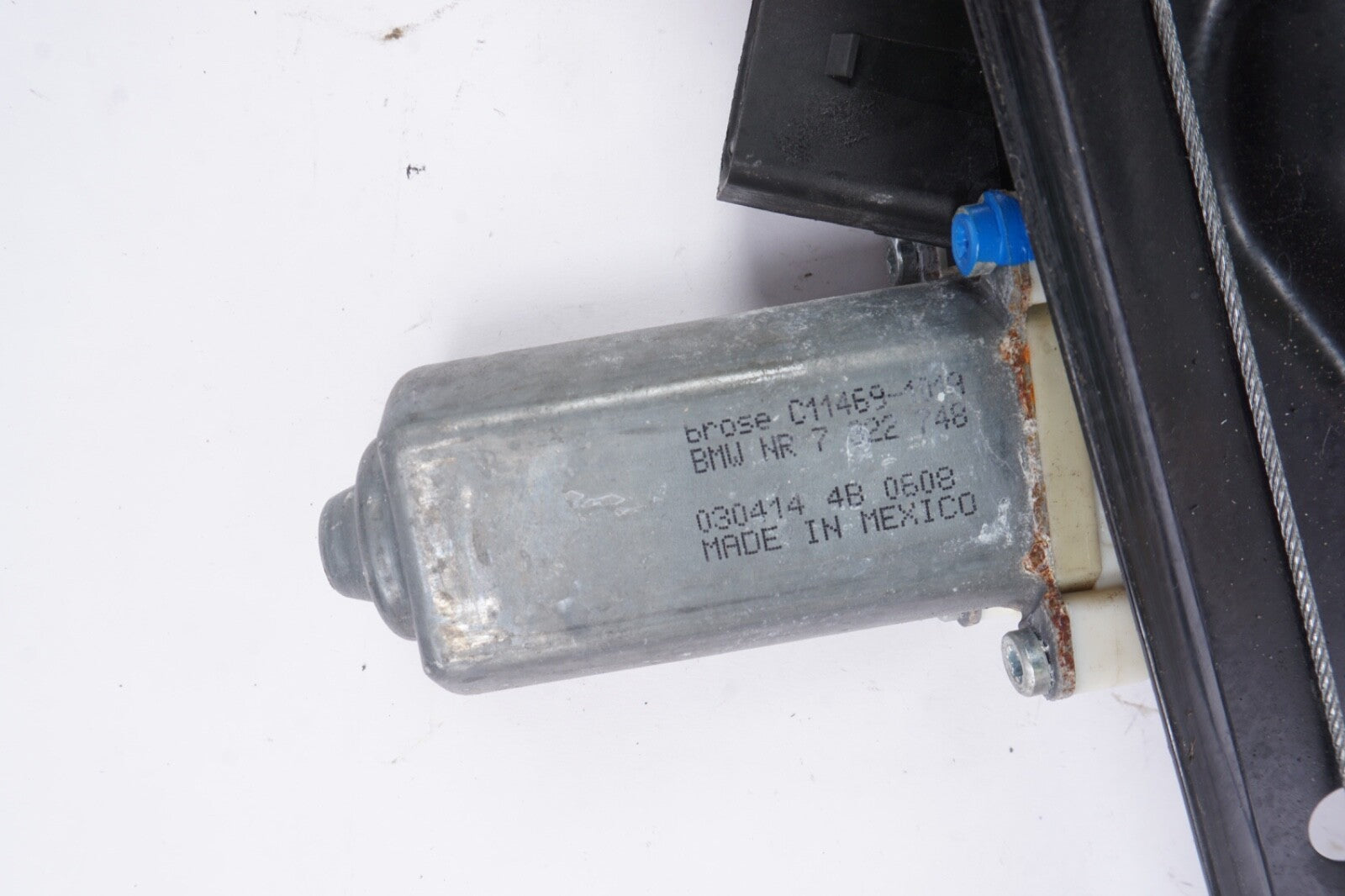 2011 - 2017 BMW X3 F25 Front Right Side Door Window Regulator W/ Motor 7258534
