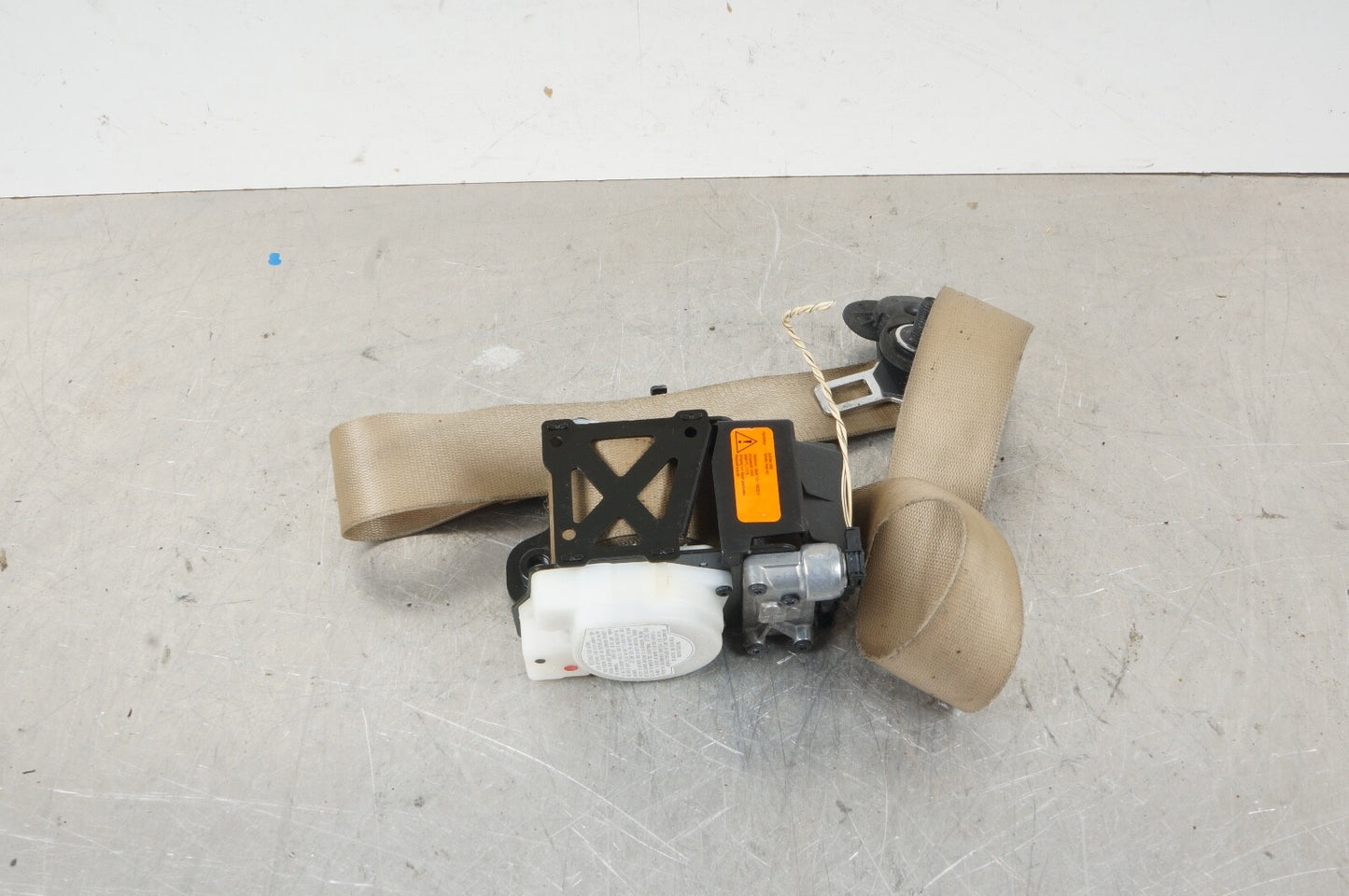 07-13 BMW E70 X5 FRONT LEFT DRIVER SIDE UPPER SEAT BELT RETRACTOR ASSY OEM