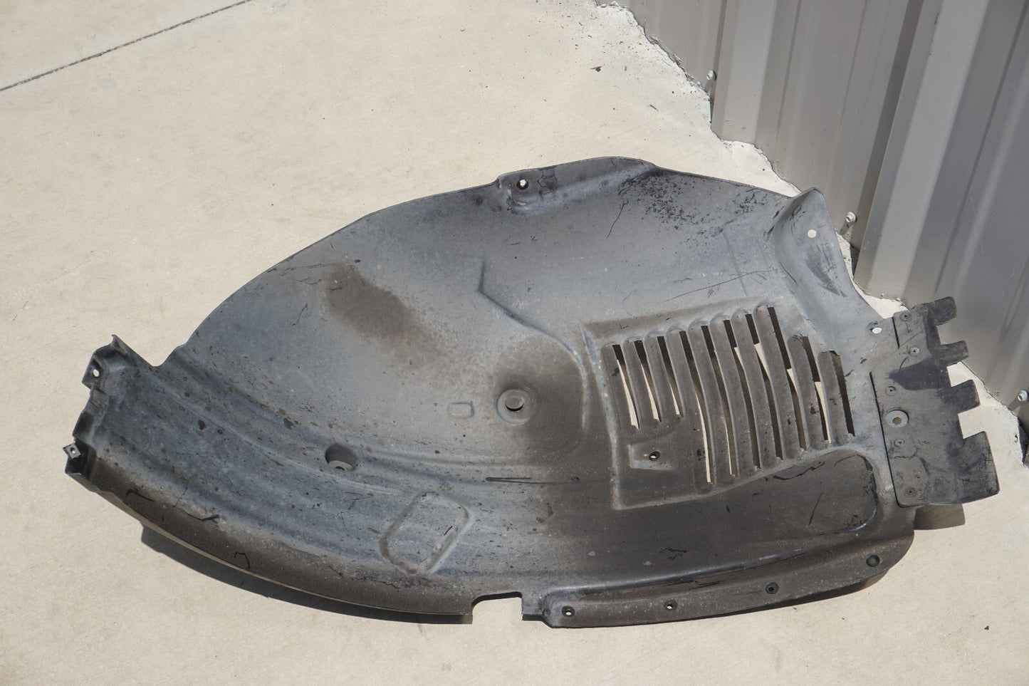 14-17 Mercedes W207 E550 E400 E350 Right Side Fender Liner Splash Shield OEM