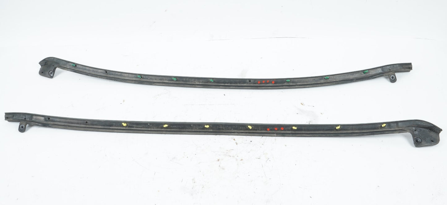 2017 - 2020 CHRYSLER PACIFICA REAR DOOR BODY GASKET RUBBER LEFT & RIGHT OEM