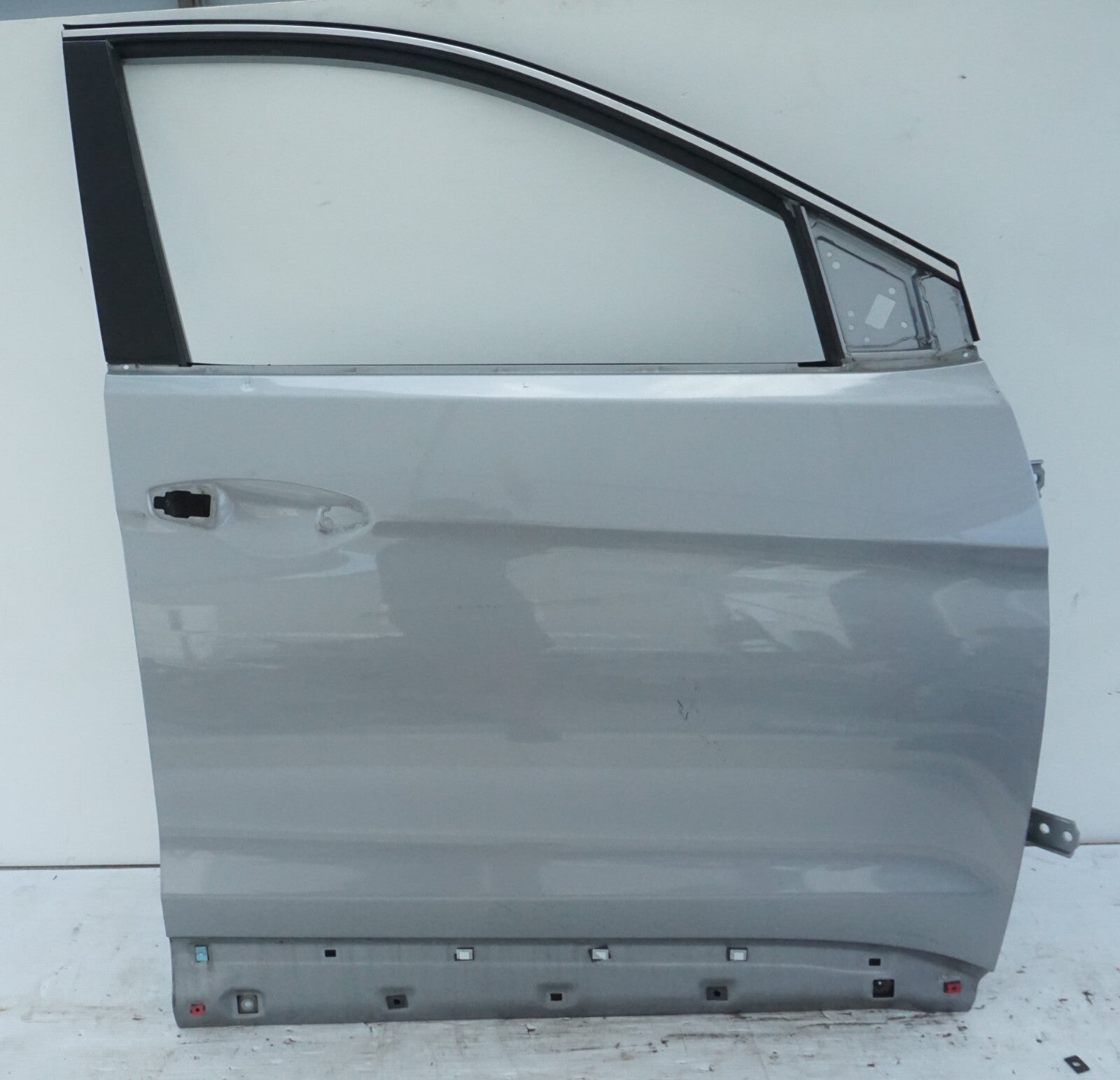 2013-2018 HYUNDAI SANTA FE FRONT RIGHT PASSENGER SIDE DOOR SHELL OEM
