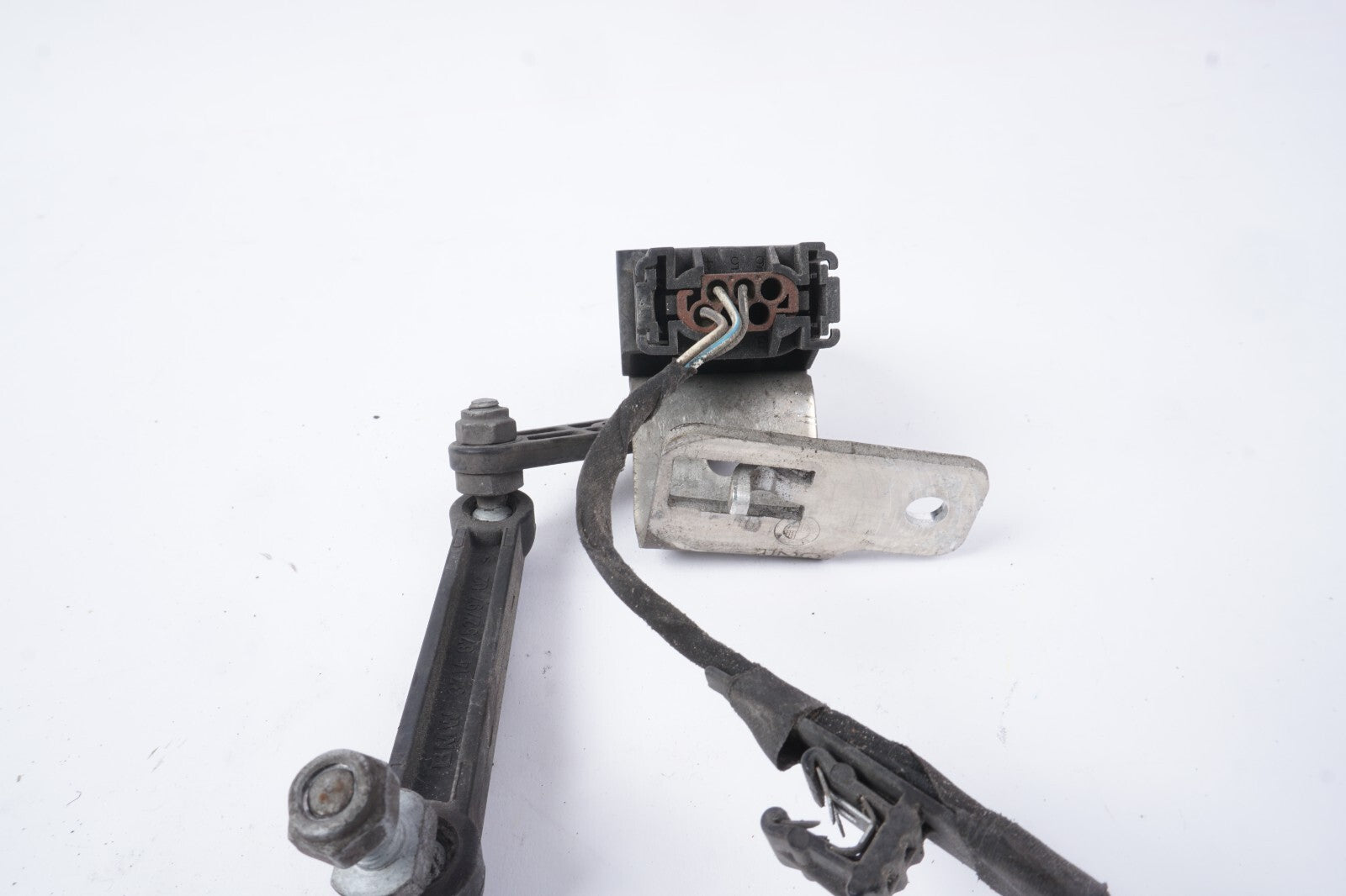 2012 - 2018 BMW 650i 640i Rear Left Suspension Height Level Sensor OEM