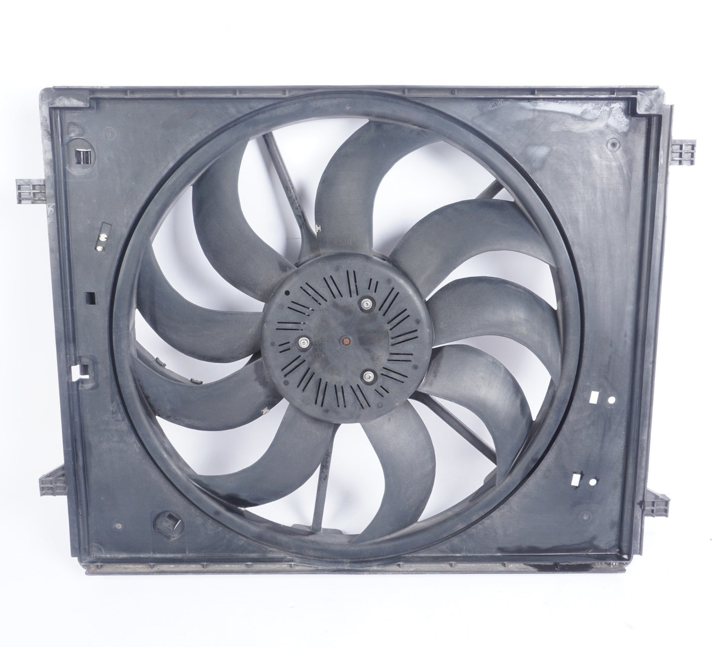 2014 - 17 Maserati Ghibli Quattroporte Radiator Cooling Fan Shroud & Motor Assy
