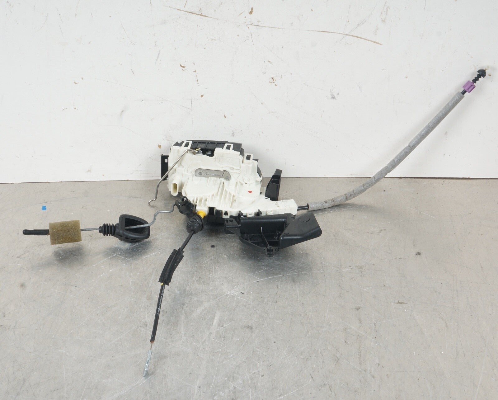 08-14 Mercedes W204 C250 C300 C350 Front Left Door Lock Latch Actuator OEM