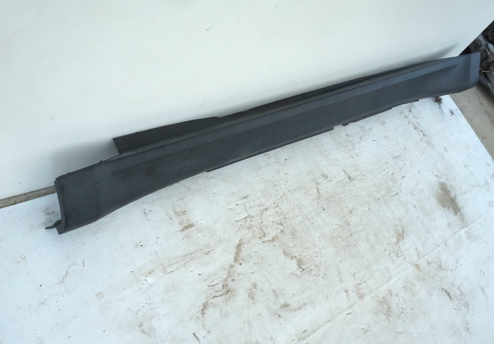 2008 - 2010 BMW X6 LEFT DRIVER SIDE ROCKER PANEL SKIRT MOLDING OEM