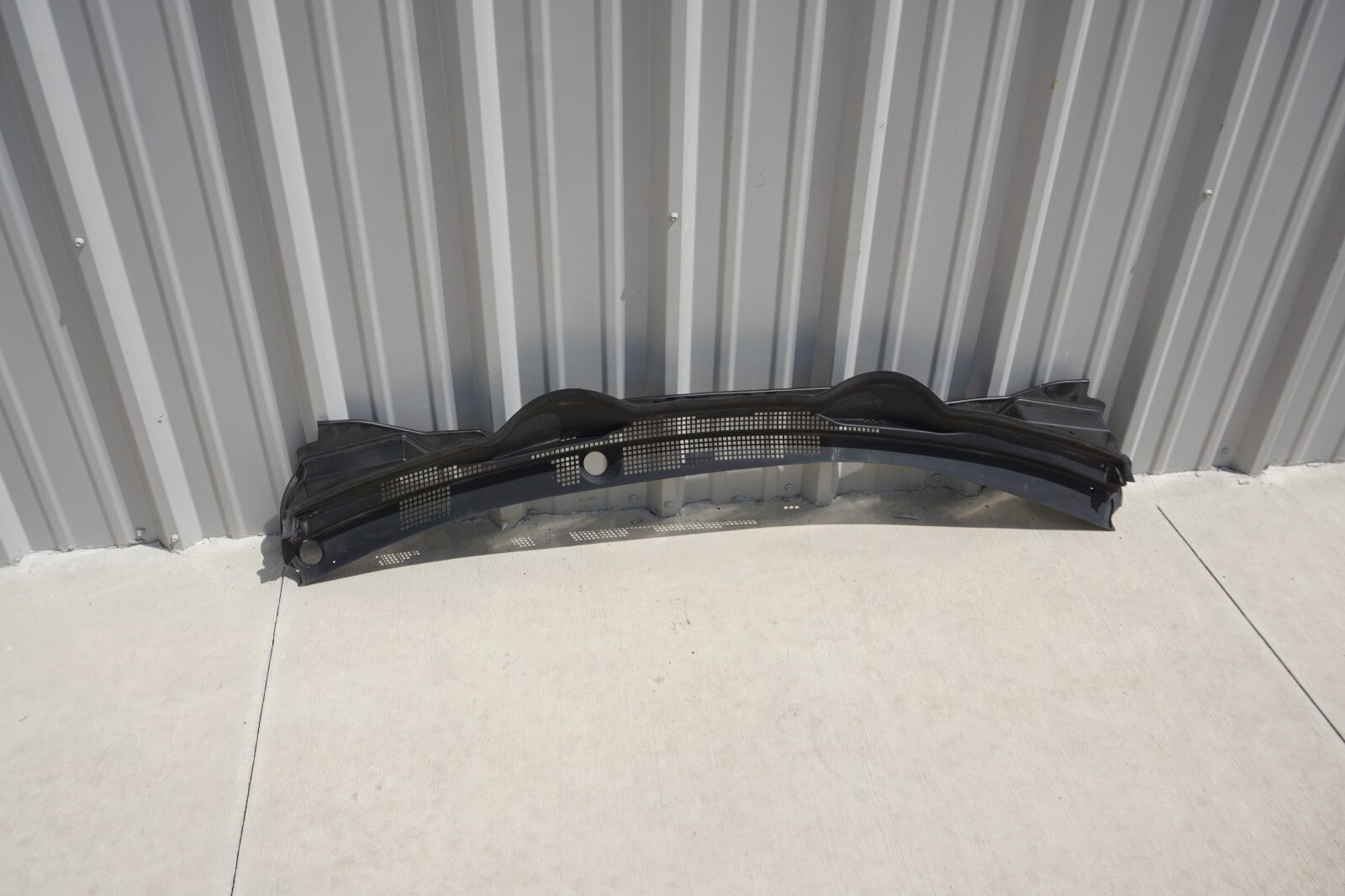 18 - 24 Honda Odyssey Front Windshield Cowl Vent Panel 74200-THR-A0 OEM