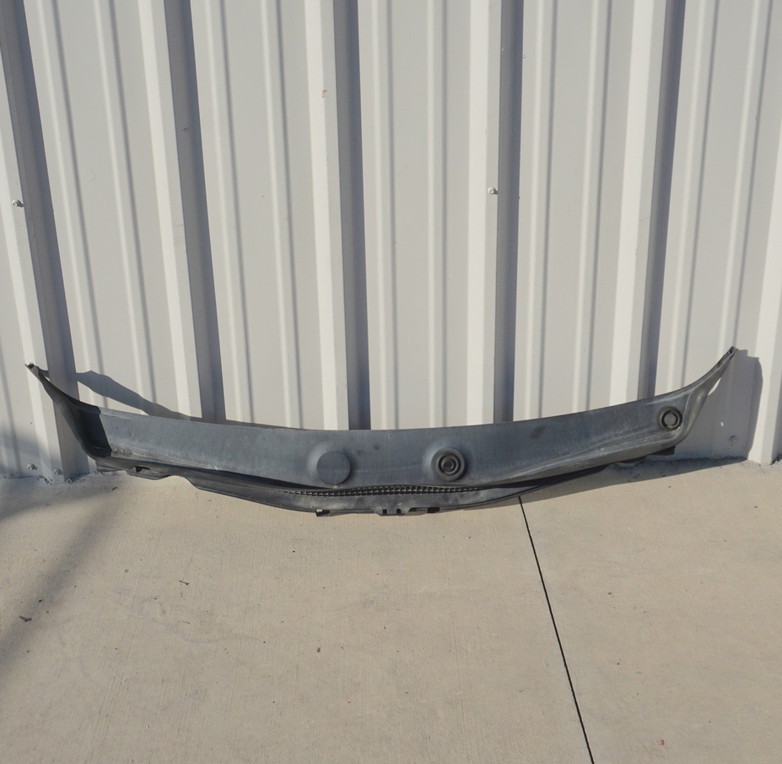 2018 - 2023 BMW X2 F39 FRONT WINDSHIELD COWL VENT GRILLE COVER PANEL OEM