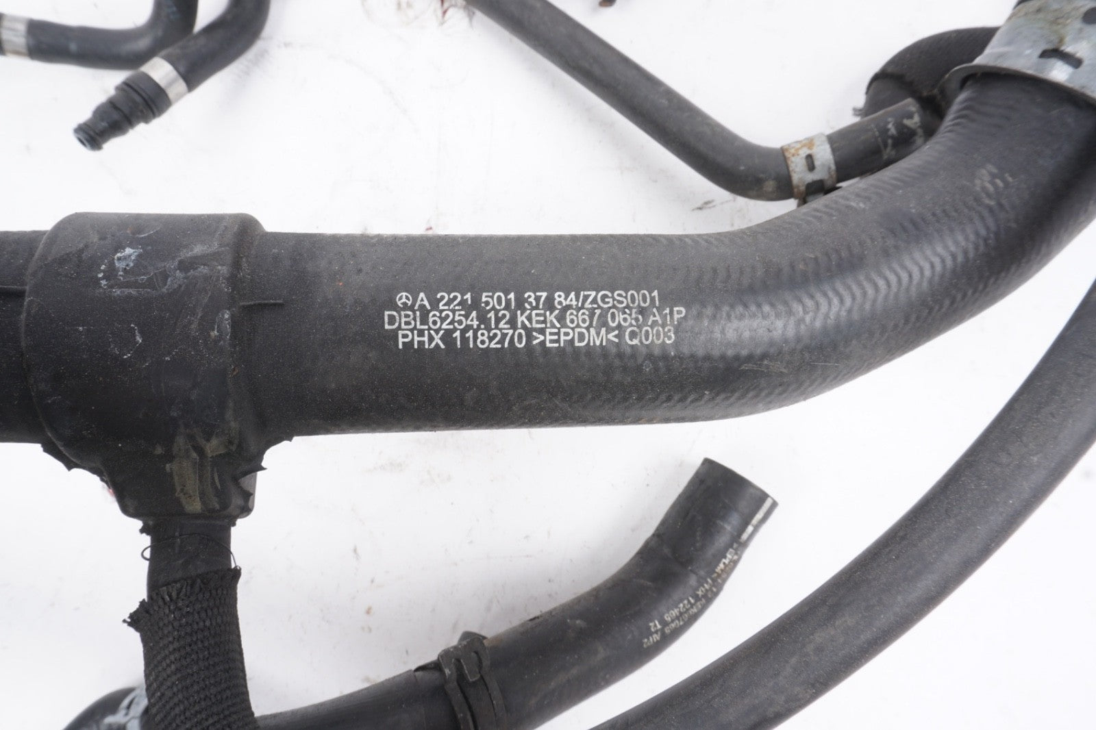 2007 - 2011 Mercedes S550 Engine Cooling Hose Line SET OEM