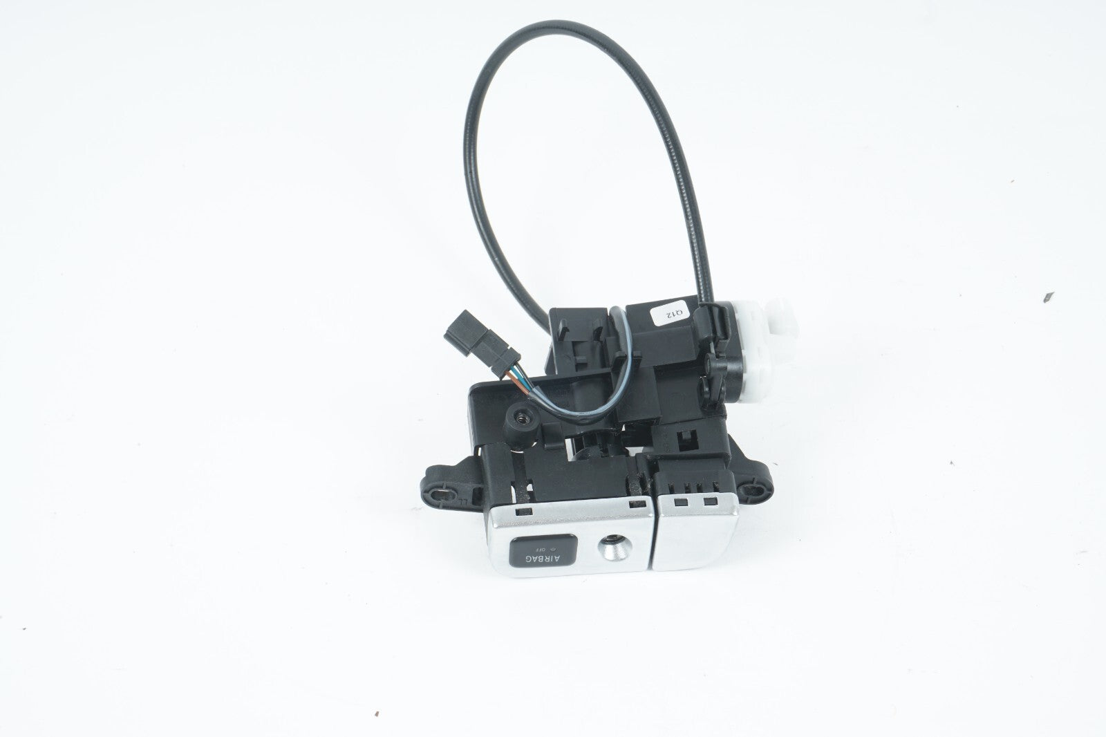 2003 - 2008 Mercedes SL500 R230 Glove Box Lock Release Switch Button w/o Key OEM