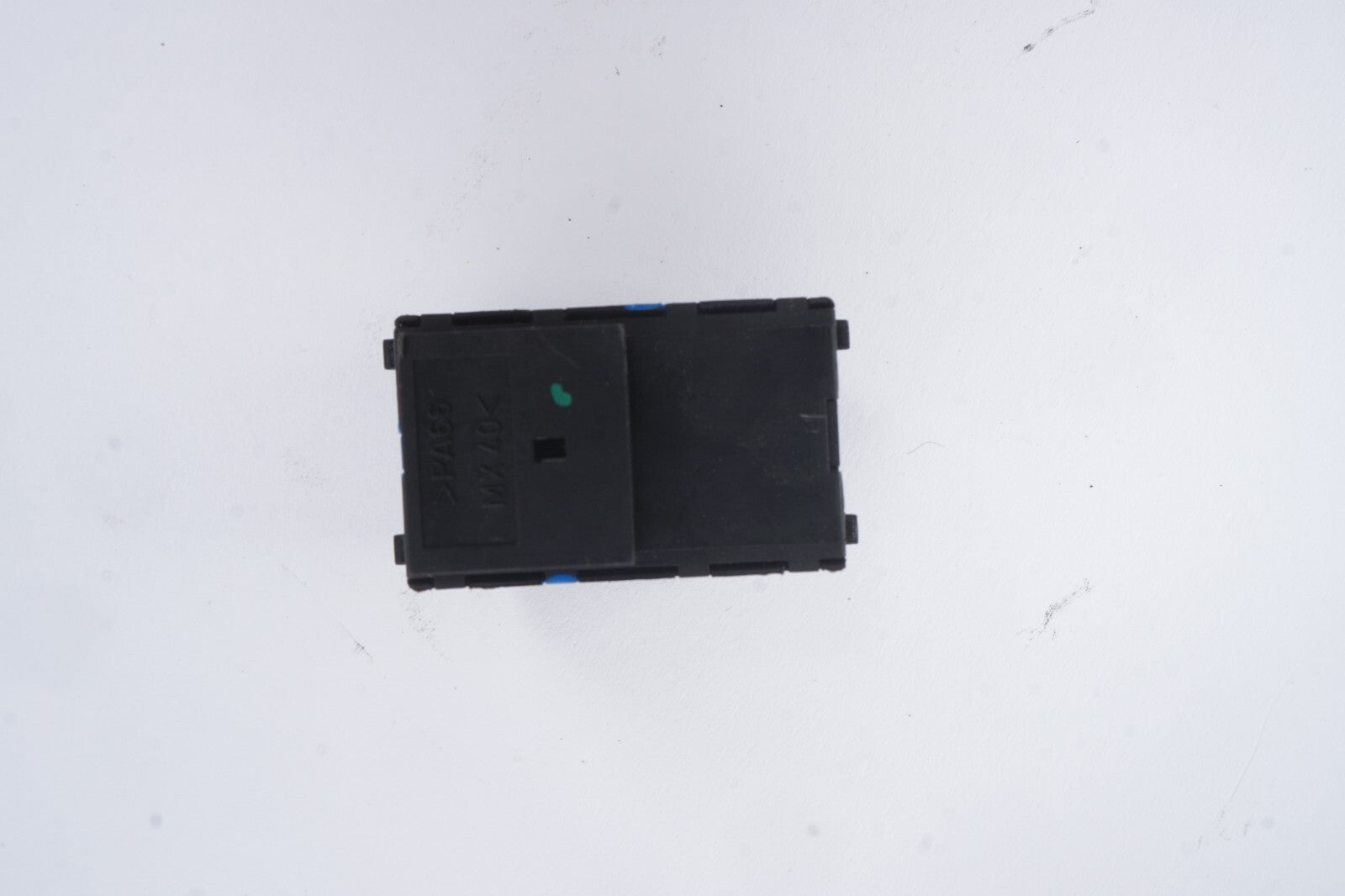 2006 - 2010  BMW 650i E64 Front Right Passenger Seat Lumbar Adjust Switch OEM