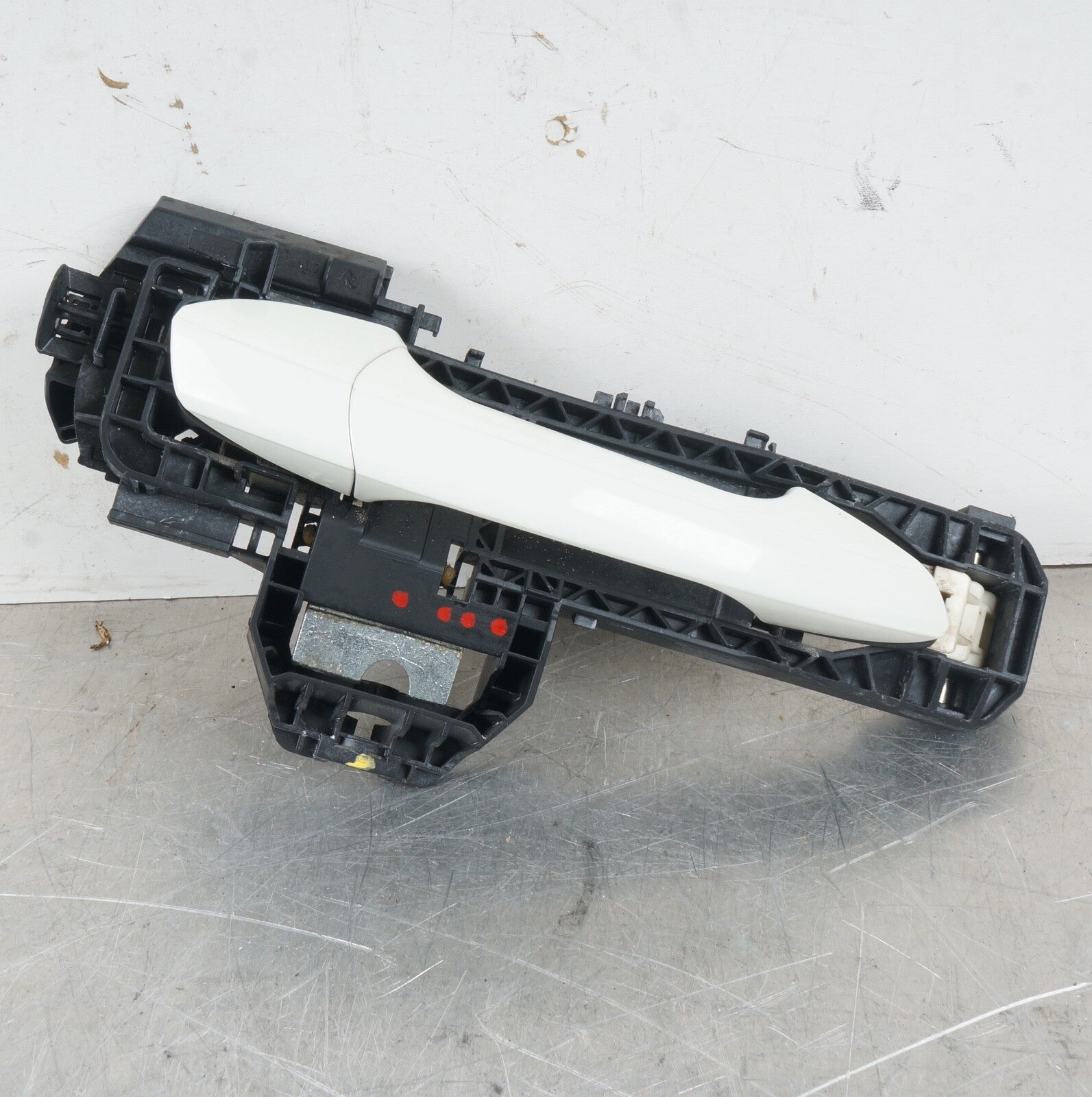 10-11 Mercedes C300 C200 C250 Rear or Front Right Side Exterior Door Handle OEM