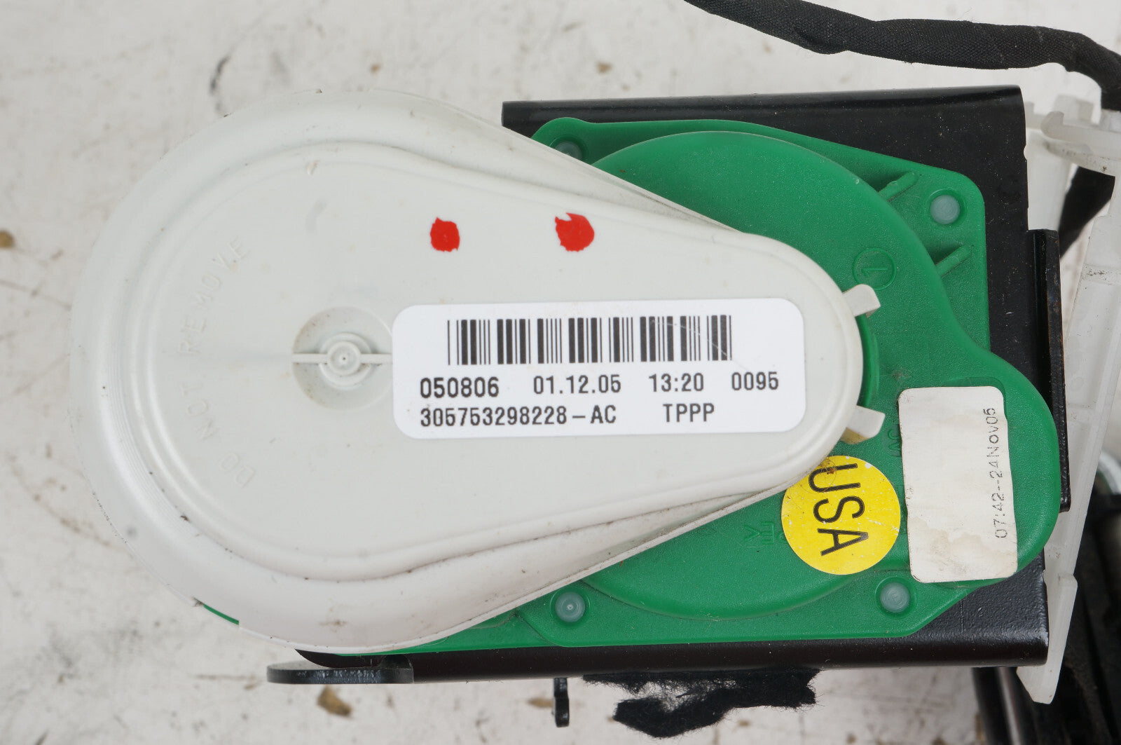 03 - 09 Mercedesz CLK350 CLK500 W209 FRONT RIGHT PASS SEAT BELT RETRACTOR OEM