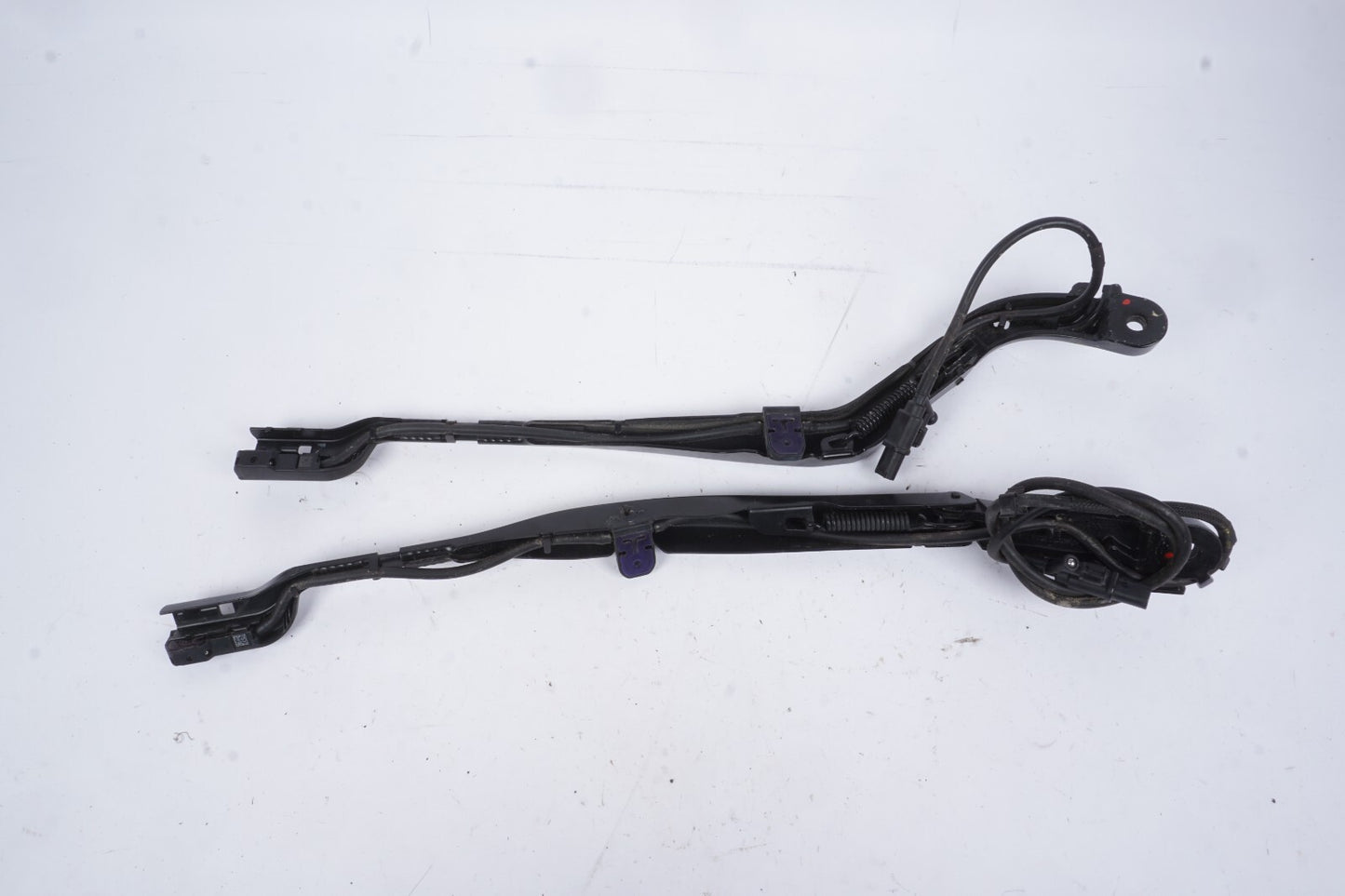 2021 - 2023 Polestar 2 Windshield Wiper Arm Left & Right OEM