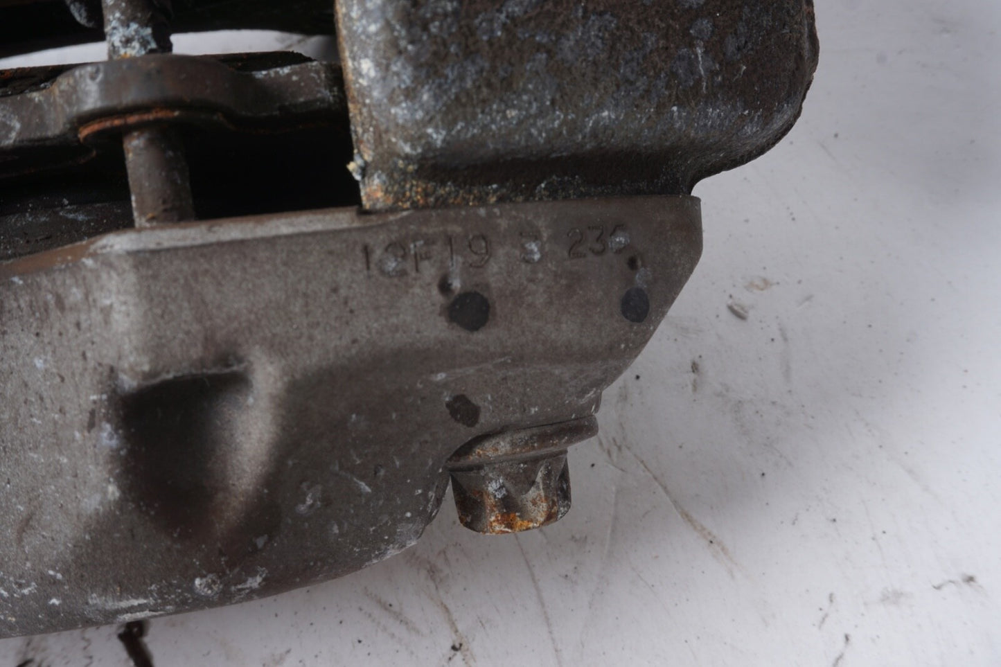 07-14 Mercedes W216 CL550 S550 RWD Front Left Brake Caliper 56K