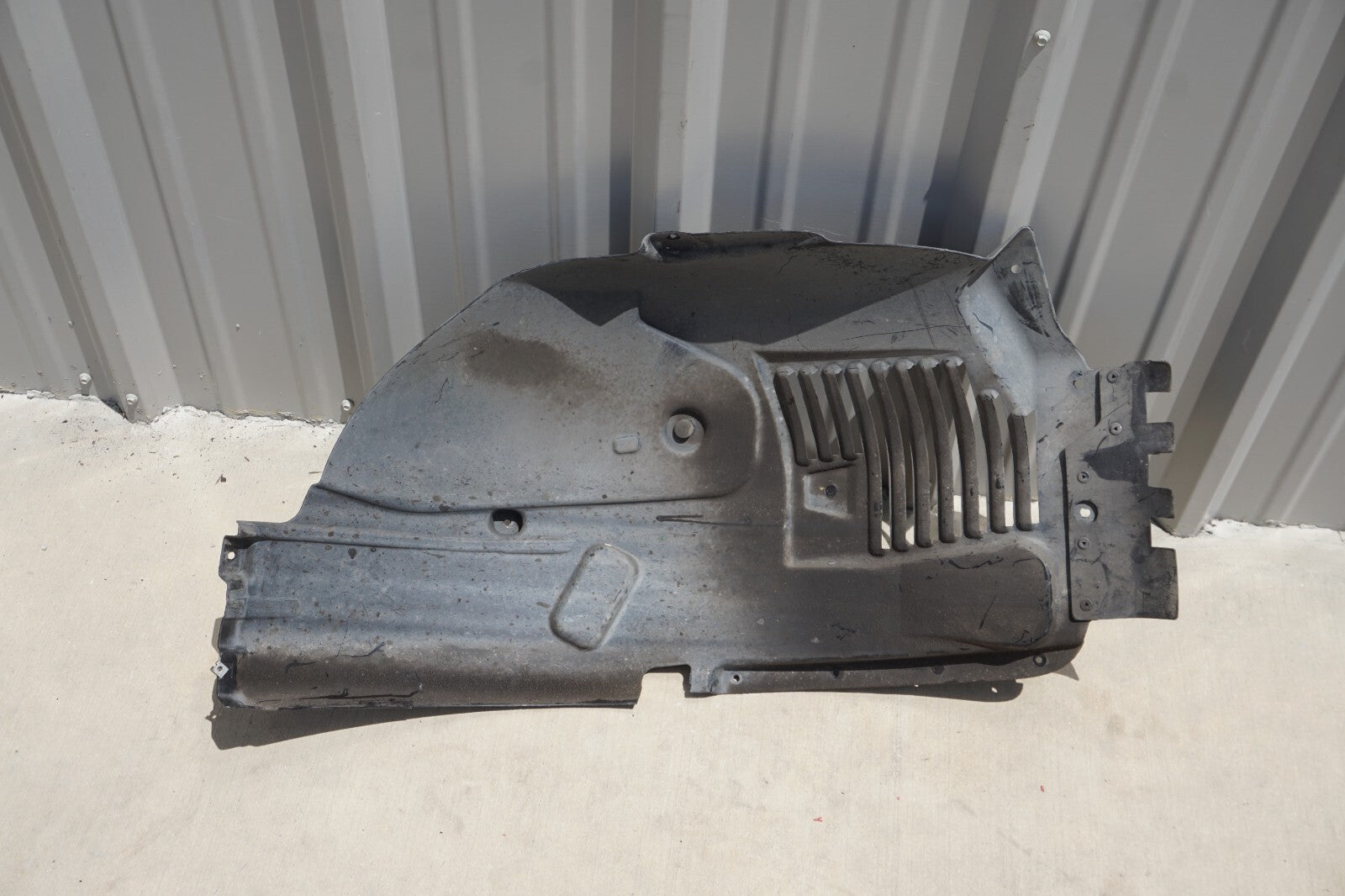 14-17 Mercedes W207 E550 E400 E350 Right Side Fender Liner Splash Shield OEM