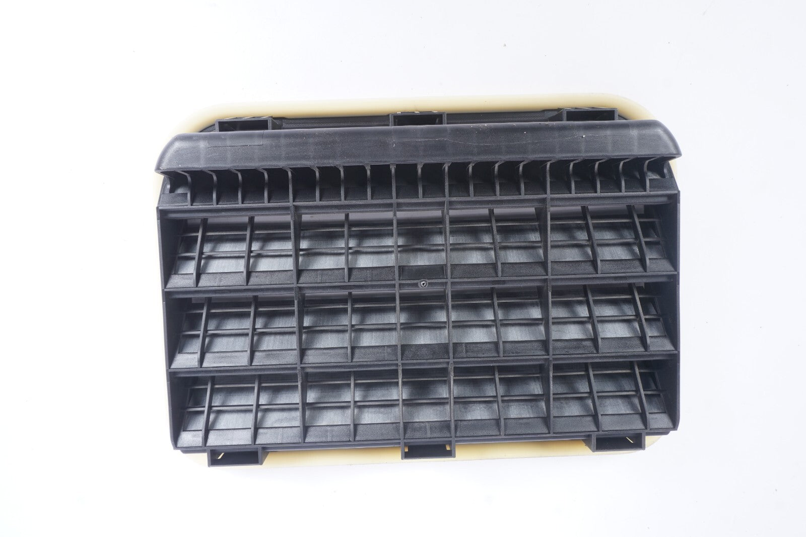 2014-2021 Maserati Ghibli Rear Left Quarter Air Drafter Pressure Vent Grille OEM