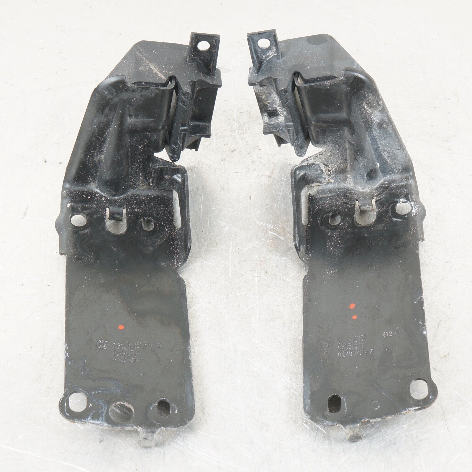 06-13 BMW E90 330i 328i 335i FRONT RIGHT  LEFT PANEL BRACKET OEM DRIVER PASSENGE