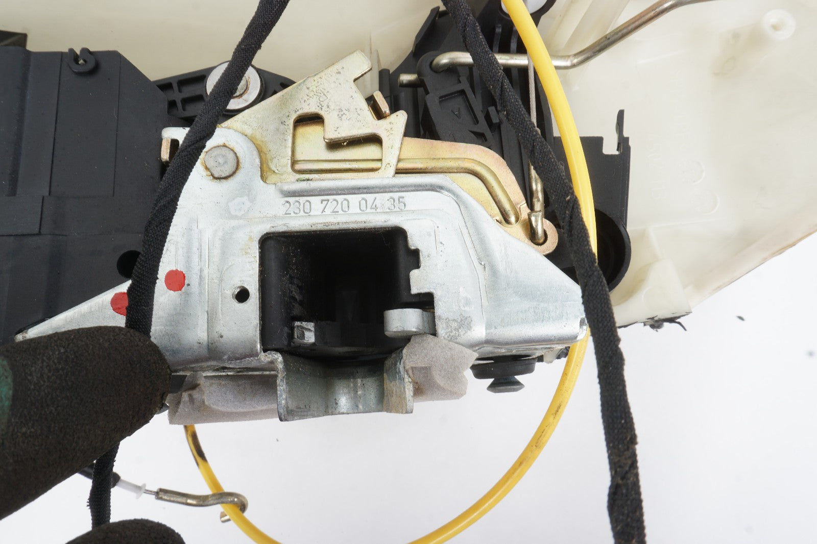 2003 - 2012 Mercedes R230 SL500 Front Right Side Door Lock Latch Actuator OEM