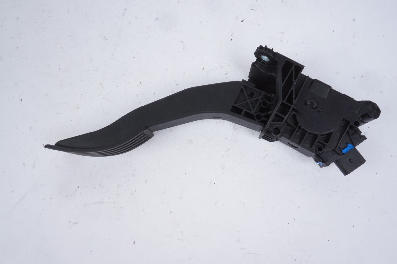 2021 - 2023 Polestar 2 Gas Pedal Accelerator 32264188 OEM