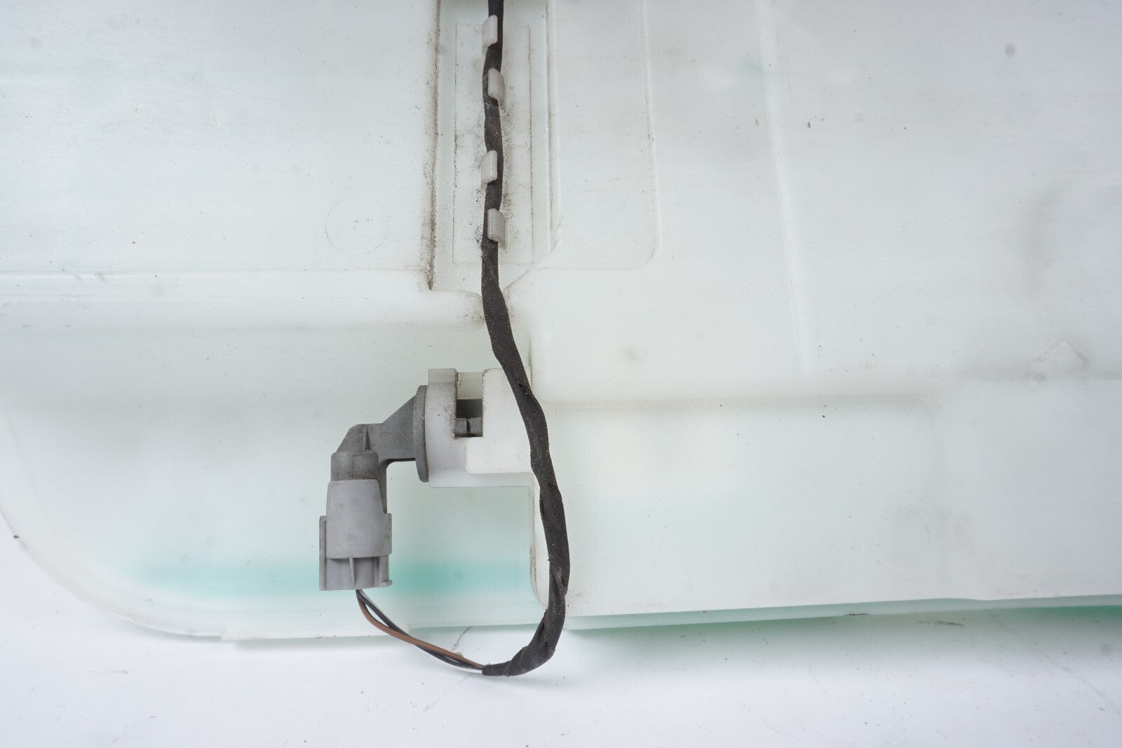 2012 - 2018 BMW 650i 640i Windshield Washer Reservoir Bottle OEM