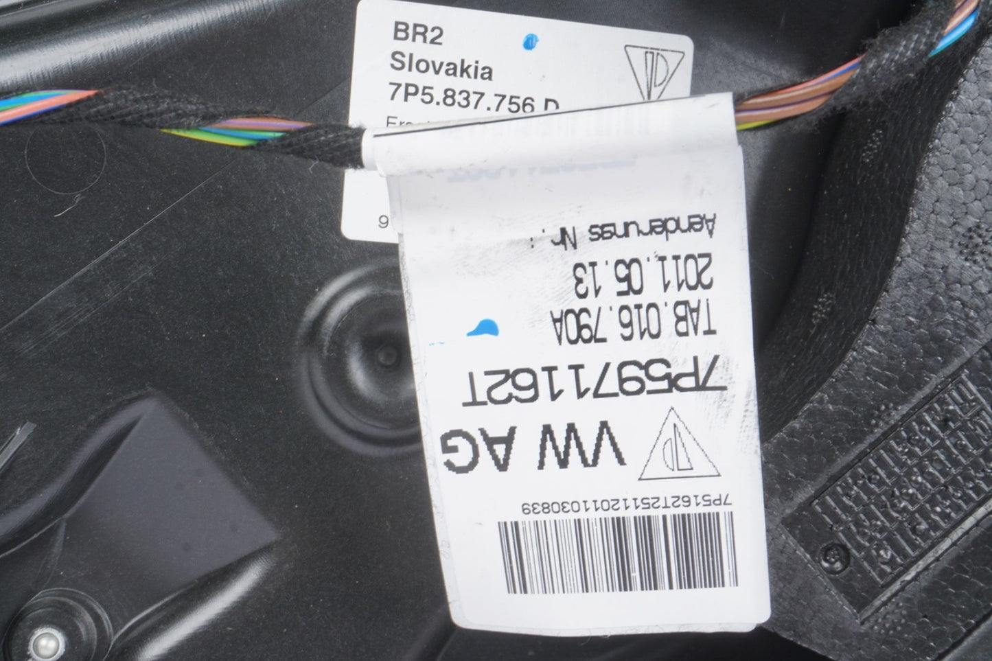 2011-2018 PORSCHE CAYENNE FRONT RIGHT DOOR WINDOW REGULATOR W/ CARRIER OEM