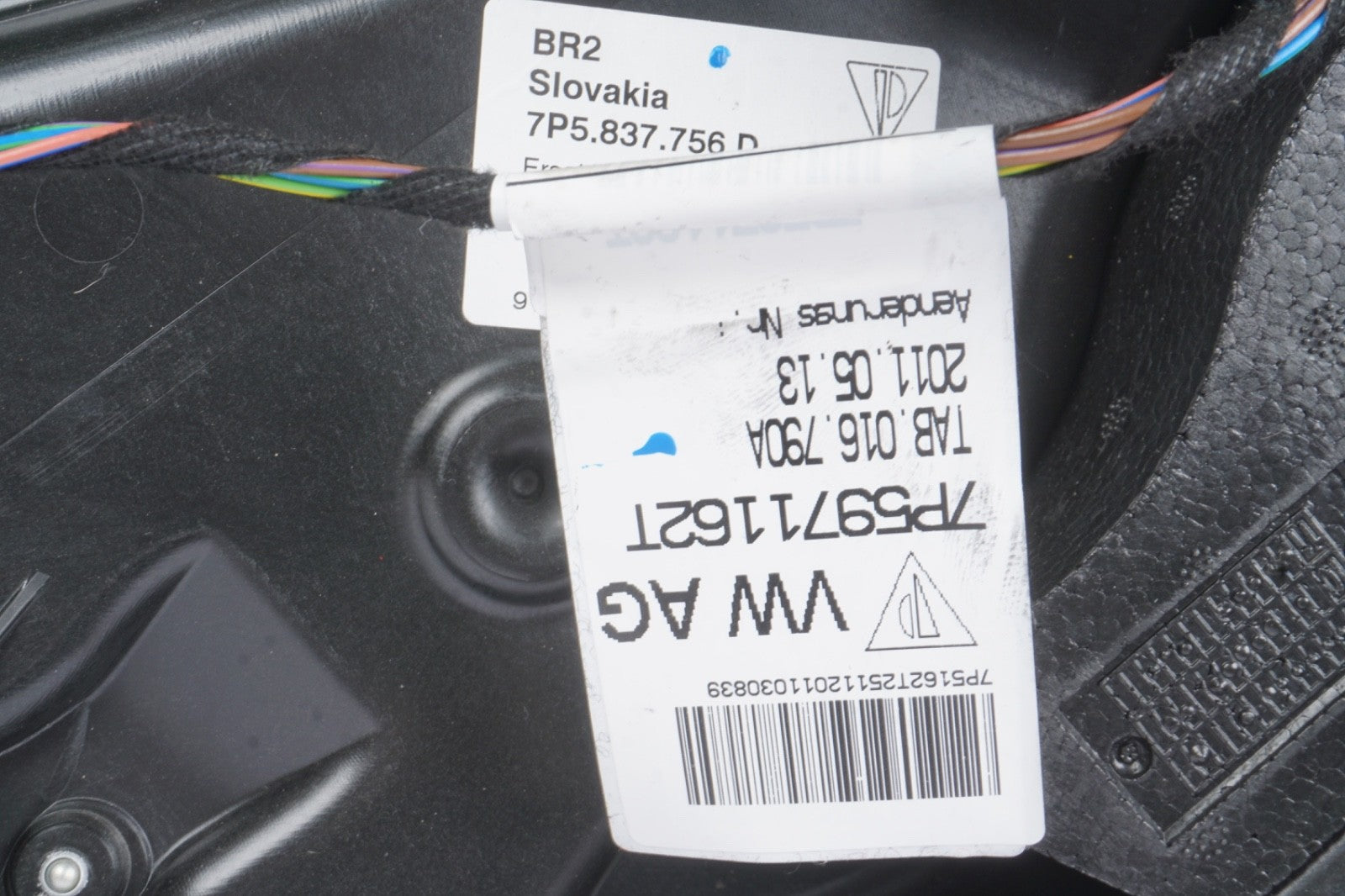 2011-2018 PORSCHE CAYENNE FRONT RIGHT DOOR WINDOW REGULATOR W/ CARRIER OEM
