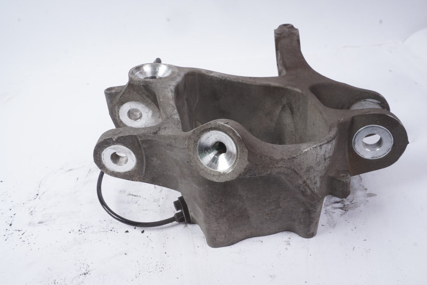 2012 - 2018 BMW 650i 640i Rear Right Spindle Knuckle Wheel Bearing Housing  OEM