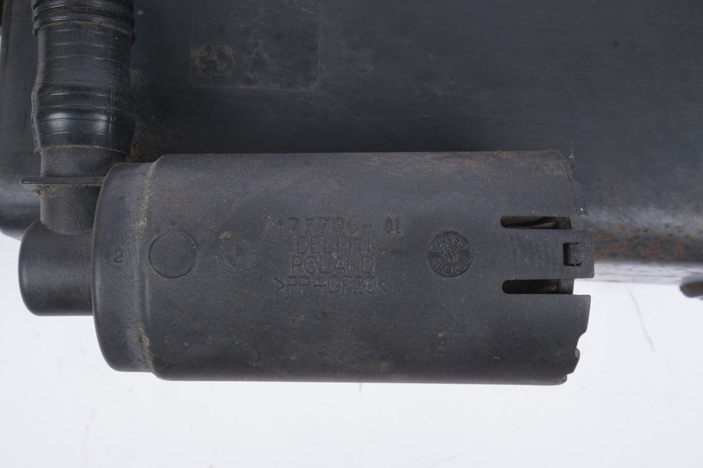 09-15  BMW F01 750i 550i F10 F30 N20 Fuel Evaporator Charcoal Filter 7185155 OEM