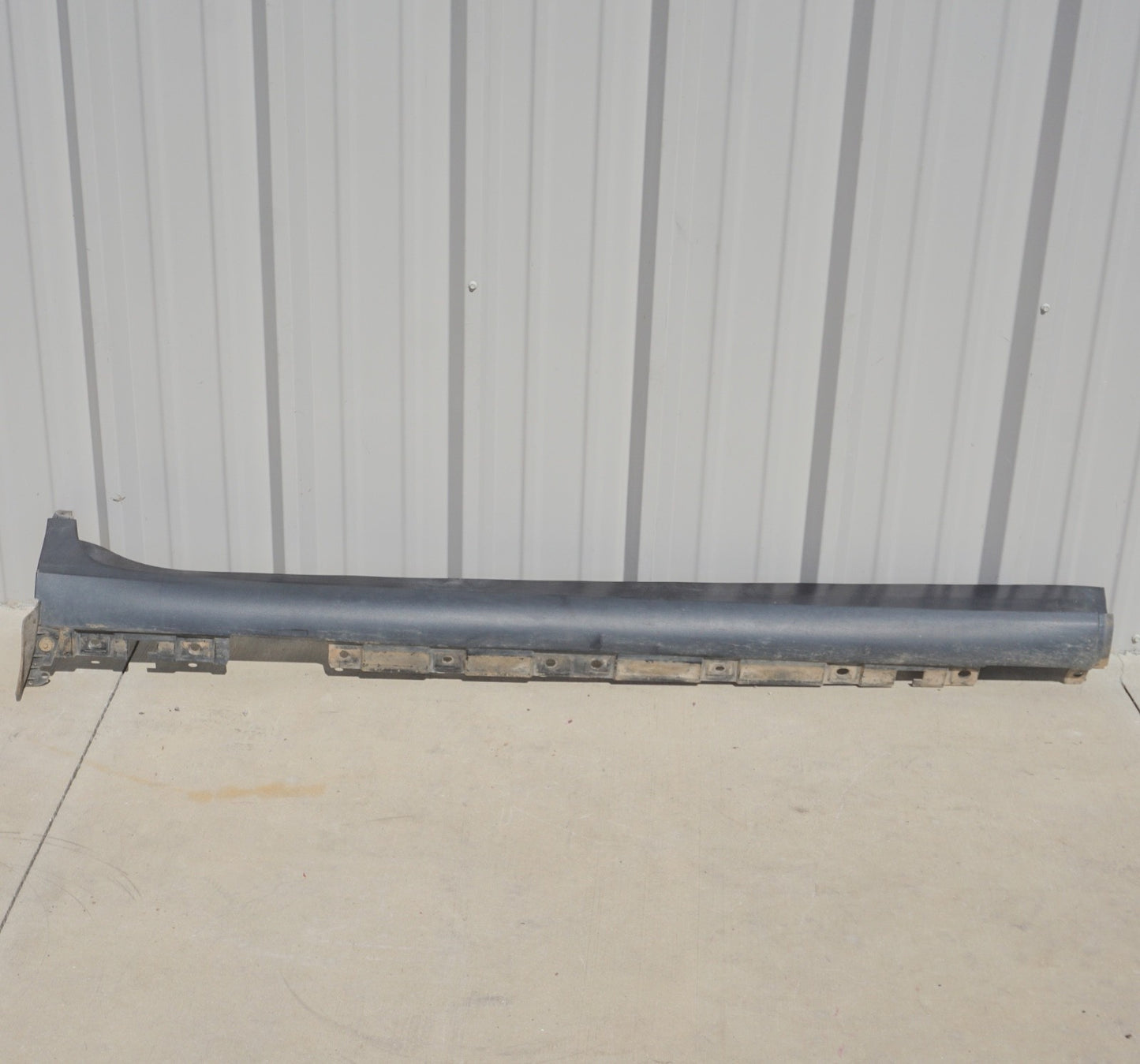 2011 - 2017 BMW X3 F25 RIGHT SKIRT ROCKER MOLDING PANEL OEM 7210080