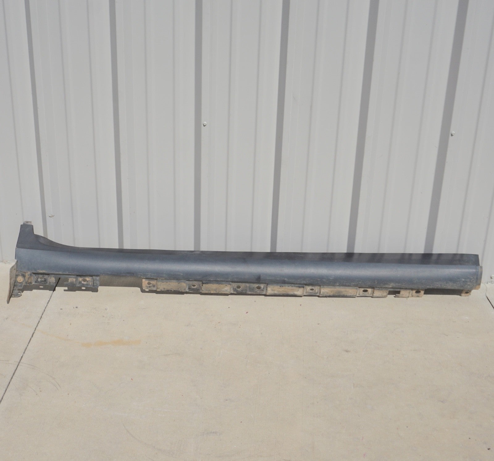 2011 - 2017 BMW X3 F25 RIGHT SKIRT ROCKER MOLDING PANEL OEM 7210080