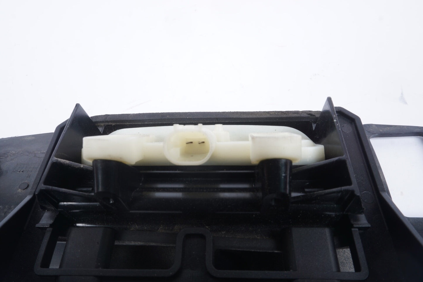 10-13 Mercedes-Benz E350 Coupe Rear Trunk Lid Tailgate Handle Strip 2127400793