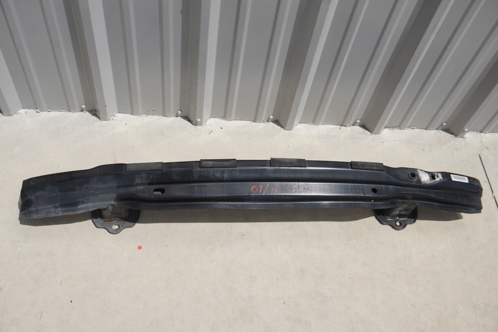 2009-2012 BMW 335I 328I E93 E92 REAR BUMPER REINFORCEMENT 7147604 OEM