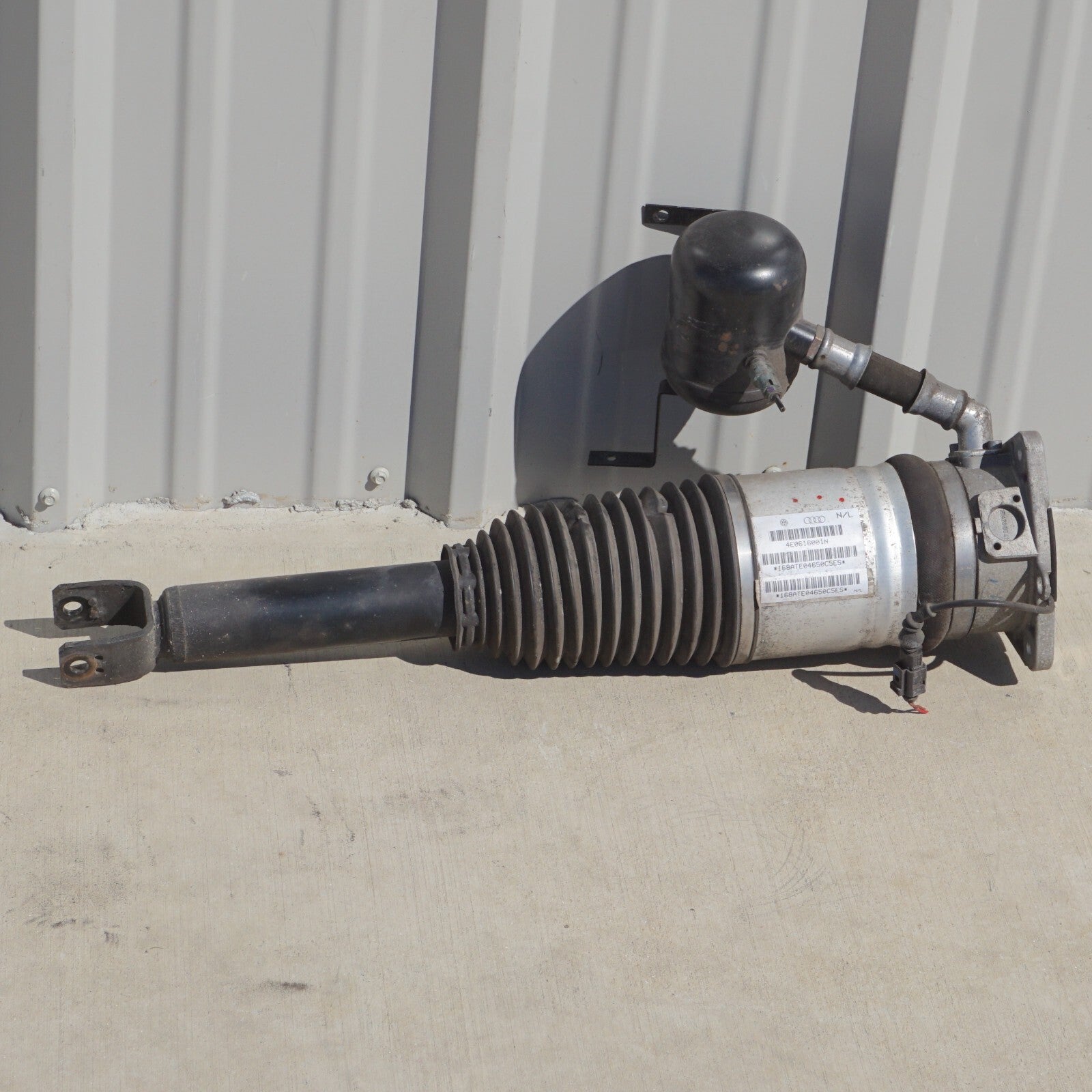 2004 - 2010 Audi A8 A8L Rear Left Driver Side Air Suspension Shock Strut  OEM