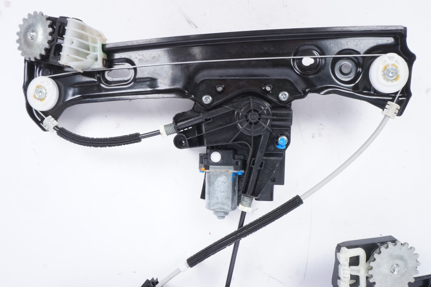 2021 - 2024 BMW 430I Convertible Front Right Passenger Window Regulator OEM