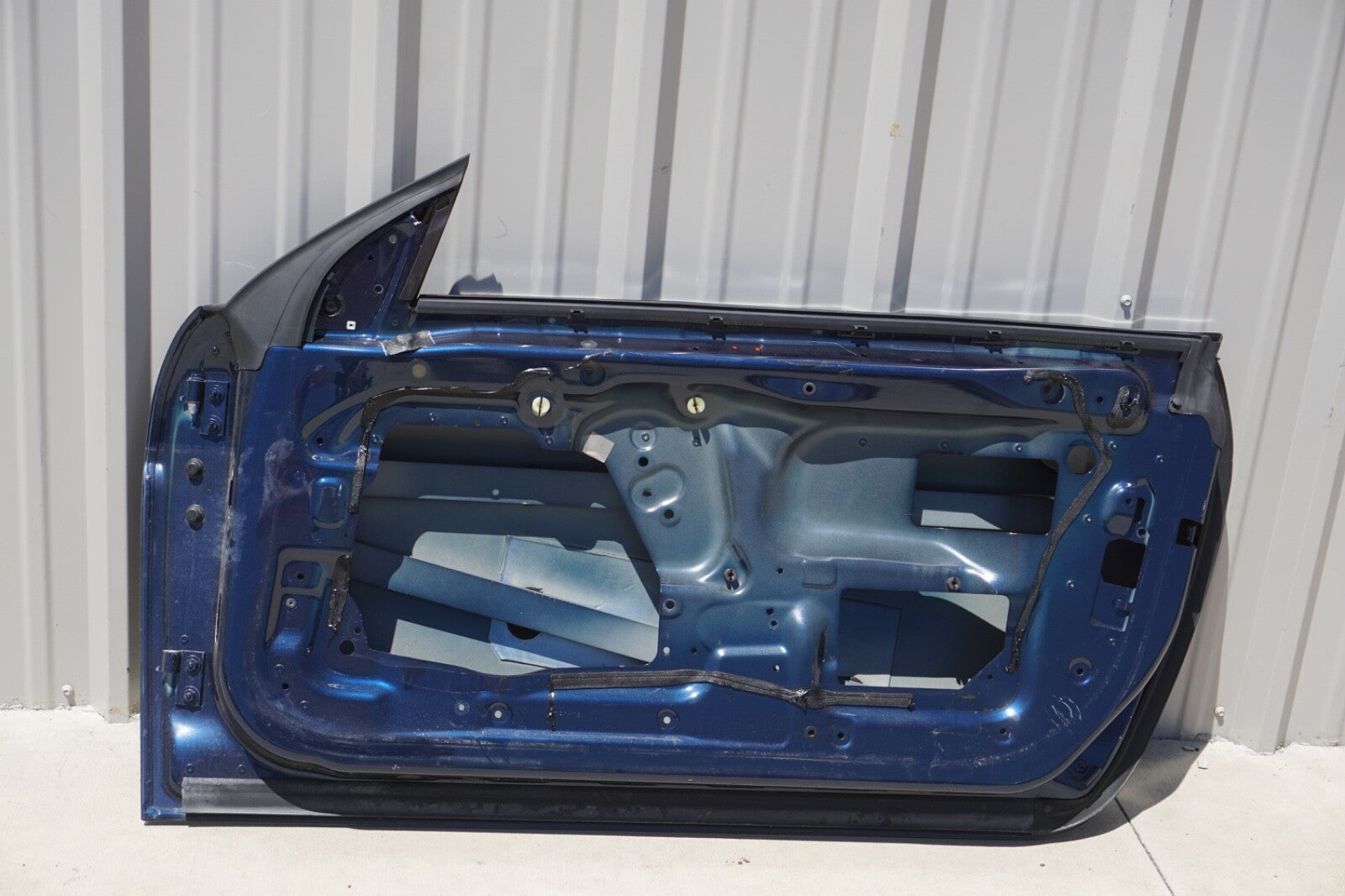 2006 - 2010 BMW 650I CONVERTIBLE FRONT RIGHT PASSENGER DOOR SHELL OEM