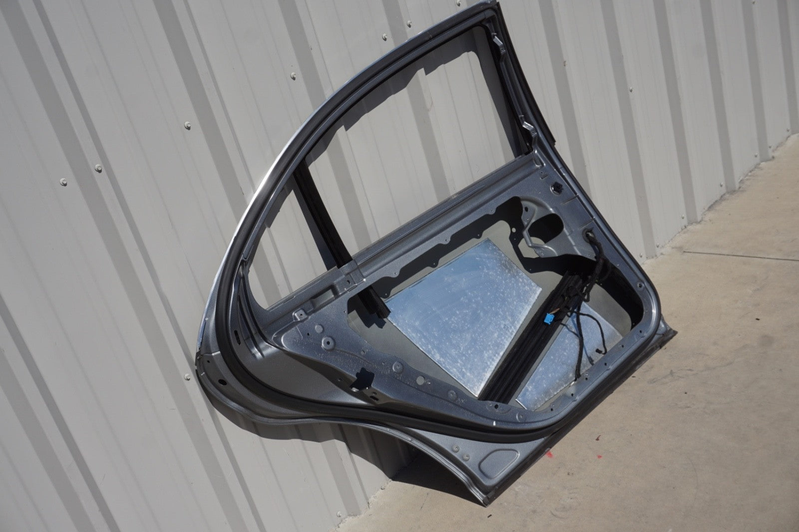 07 - 13 MERCEDES-BENZ S550 W221 REAR LEFT DRIVER SIDE DOOR SHELL OEM