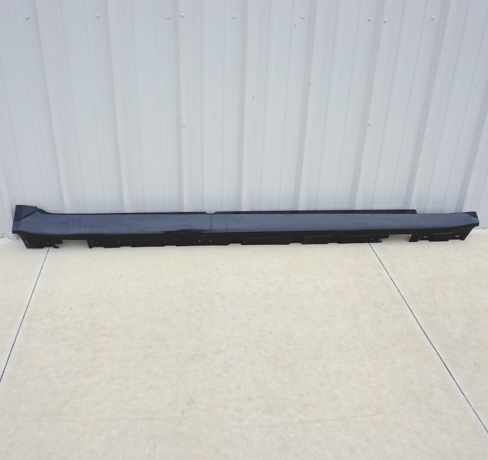 09-15 BMW F02 750Li 740Li ROCKER PANEL COVER MOLDING PASSENGER RIGHT OEM