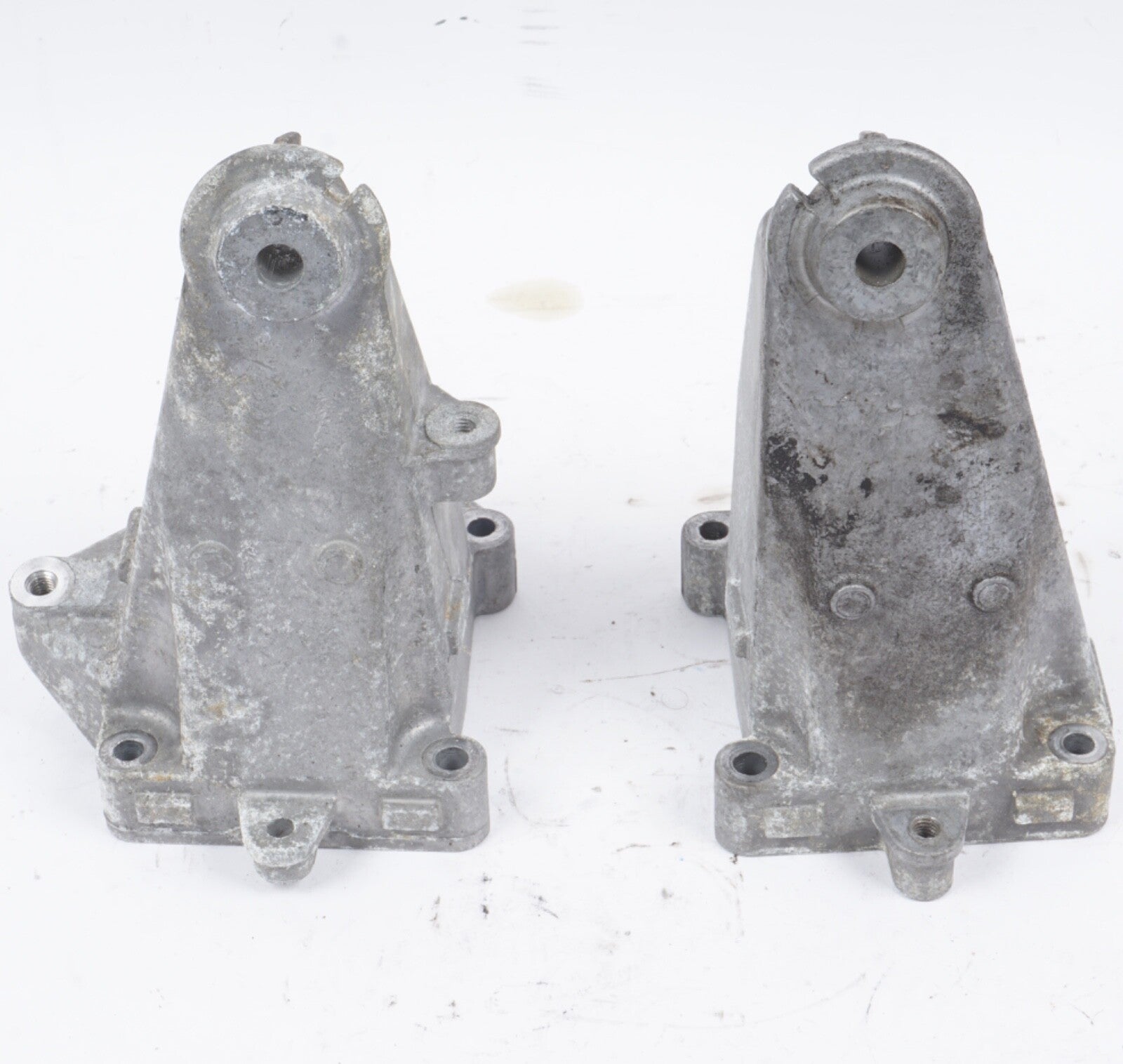 12-15 Mercedes W204 C250 Engine Motor Bracket Mount Right & Left Set of 2 OEM
